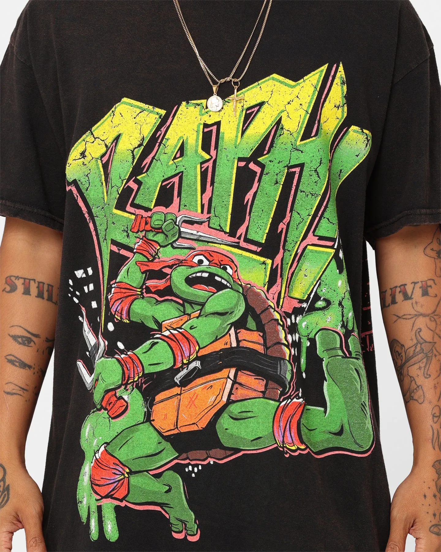Goat Crew X Teenage Mutant Ninja Turtles Raphael Vintage T-Shirt Black Wash Relaxed Smart Minimalist Look