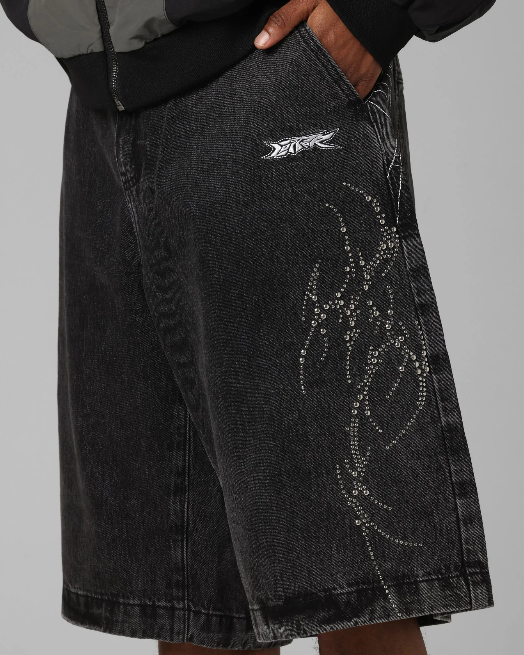 compression support Loiter Goth Clique Jorts Black