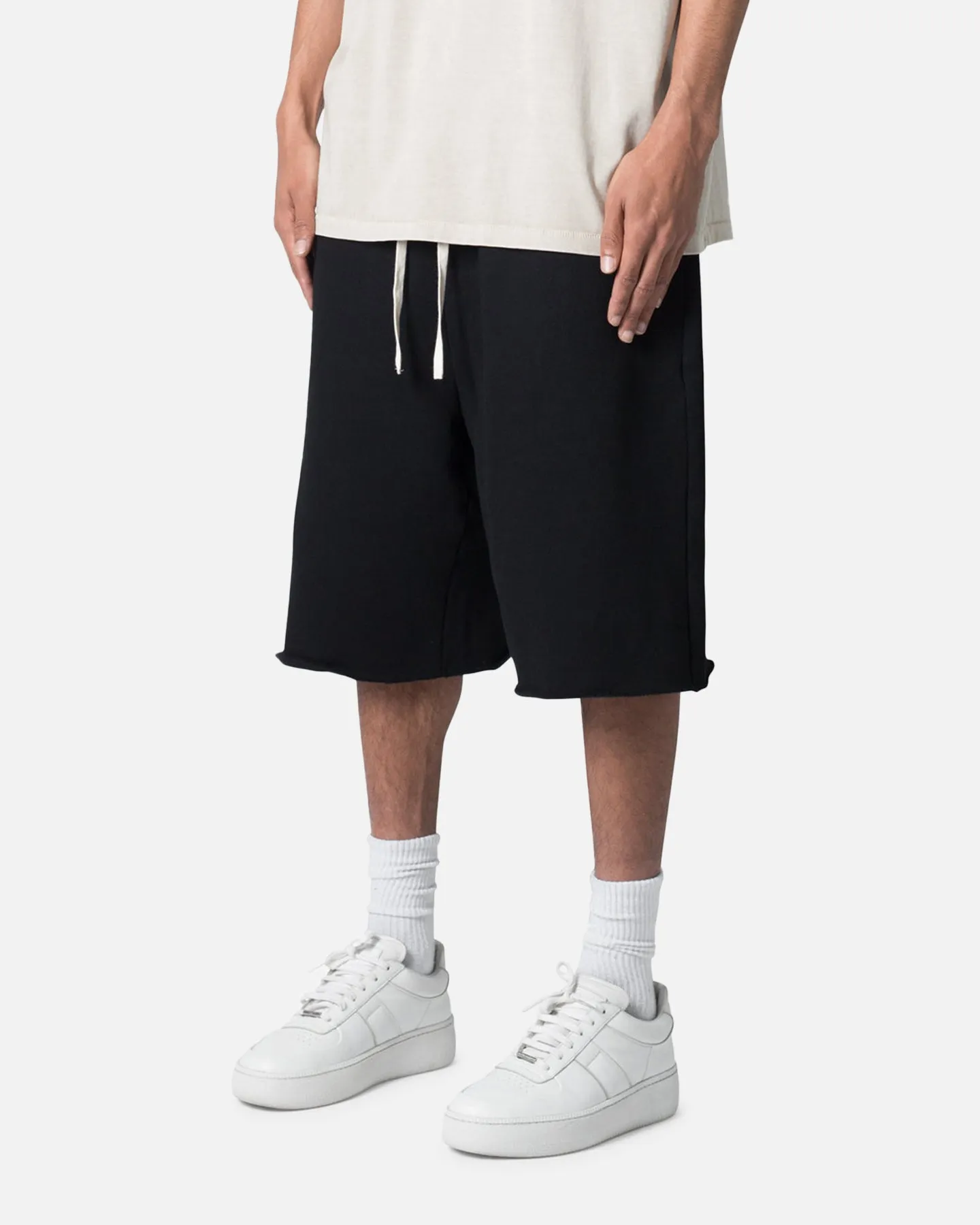 MNML Ultra Baggy Sweat Shorts Black Relaxed Style Light Wear Fit