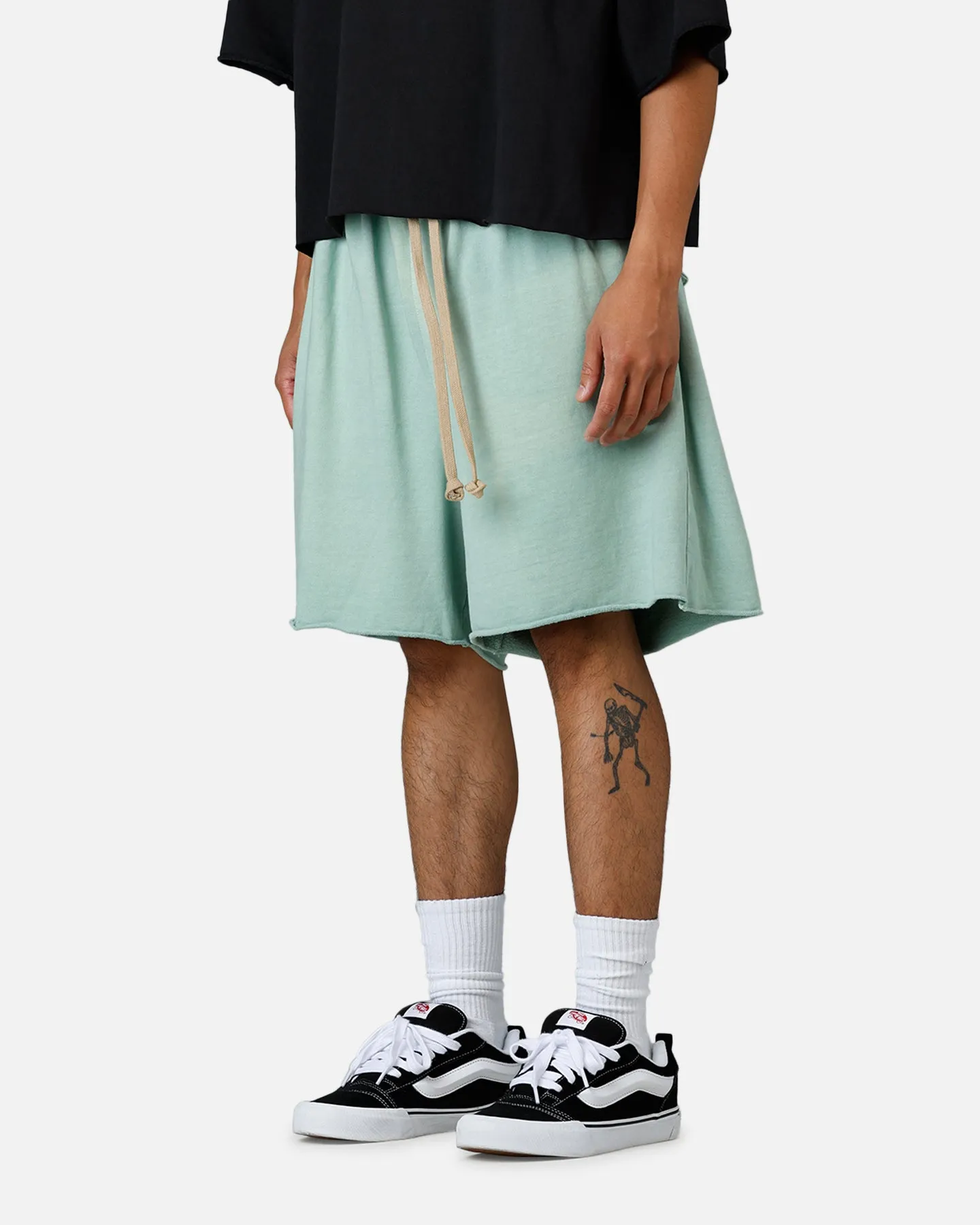 MNML Oversized Cargo Sweat Shorts Seafoam artisanal quality Water Repellent Finish