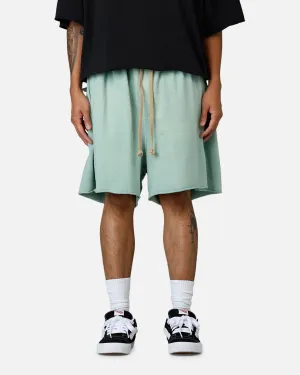 Bonded Seam Technology MNML Oversized Cargo Sweat Shorts Seafoam