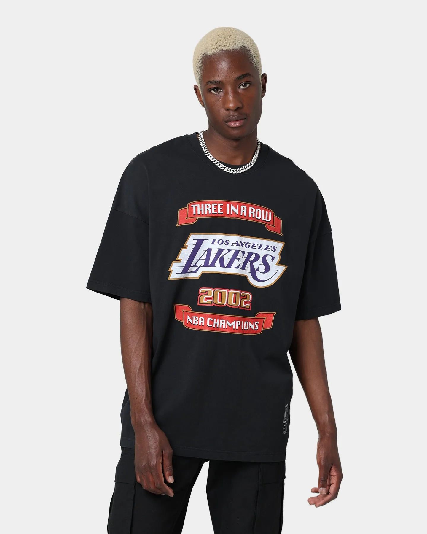 Casual Layering Wear SlimFit Mitchell & Ness Los Angeles Lakers 3-Peat T-Shirt Black
