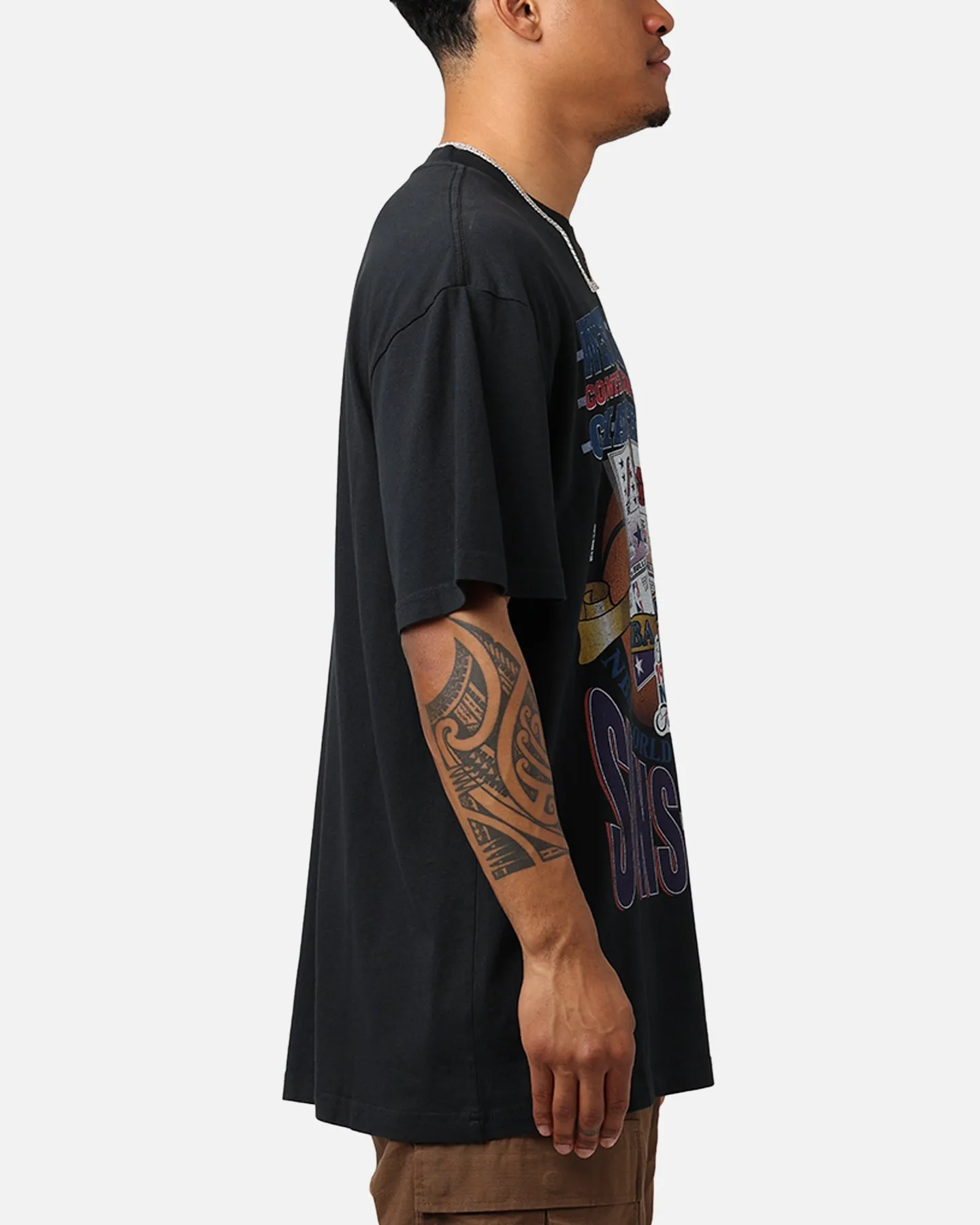 Layered Collar Structure Fashion-Forward Mitchell & Ness Chicago Bulls Vs. Phoenix Suns T-Shirt Faded Black