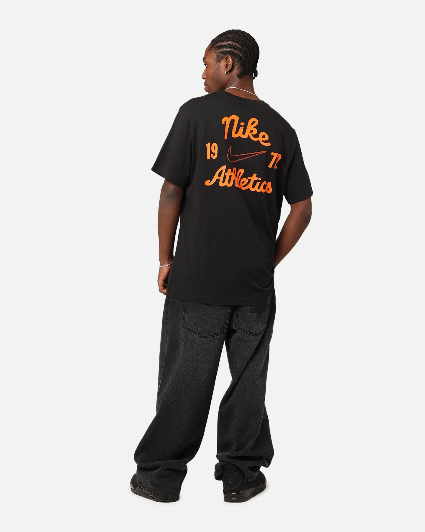 Nike Sportswear Club Essential T-Shirt Black Comfort Style