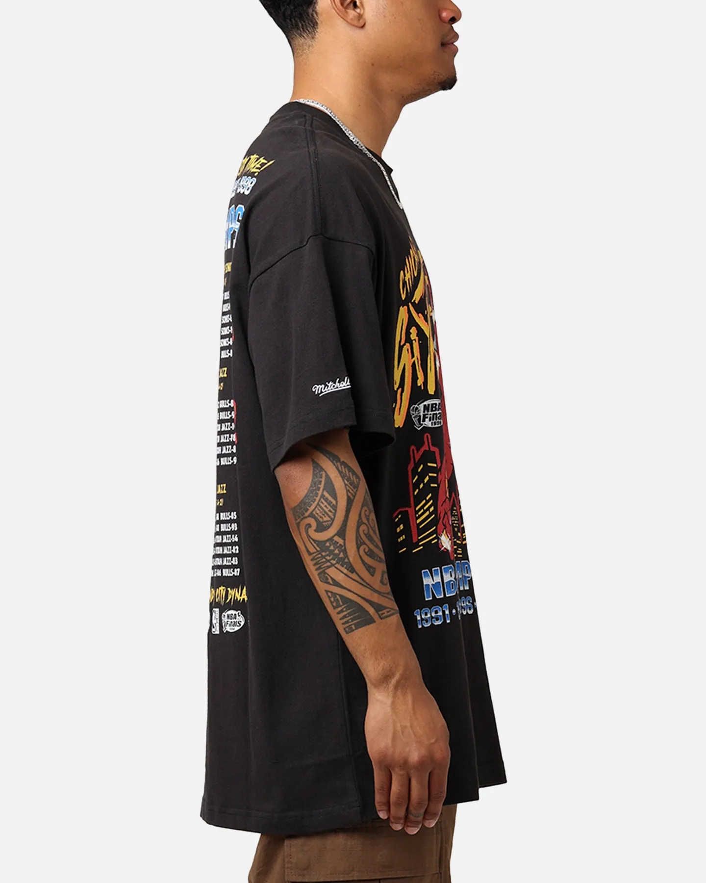 All-Purpose Comfort Street Trend Look Mitchell & Ness Chicago Bulls Six Time T-Shirt Black