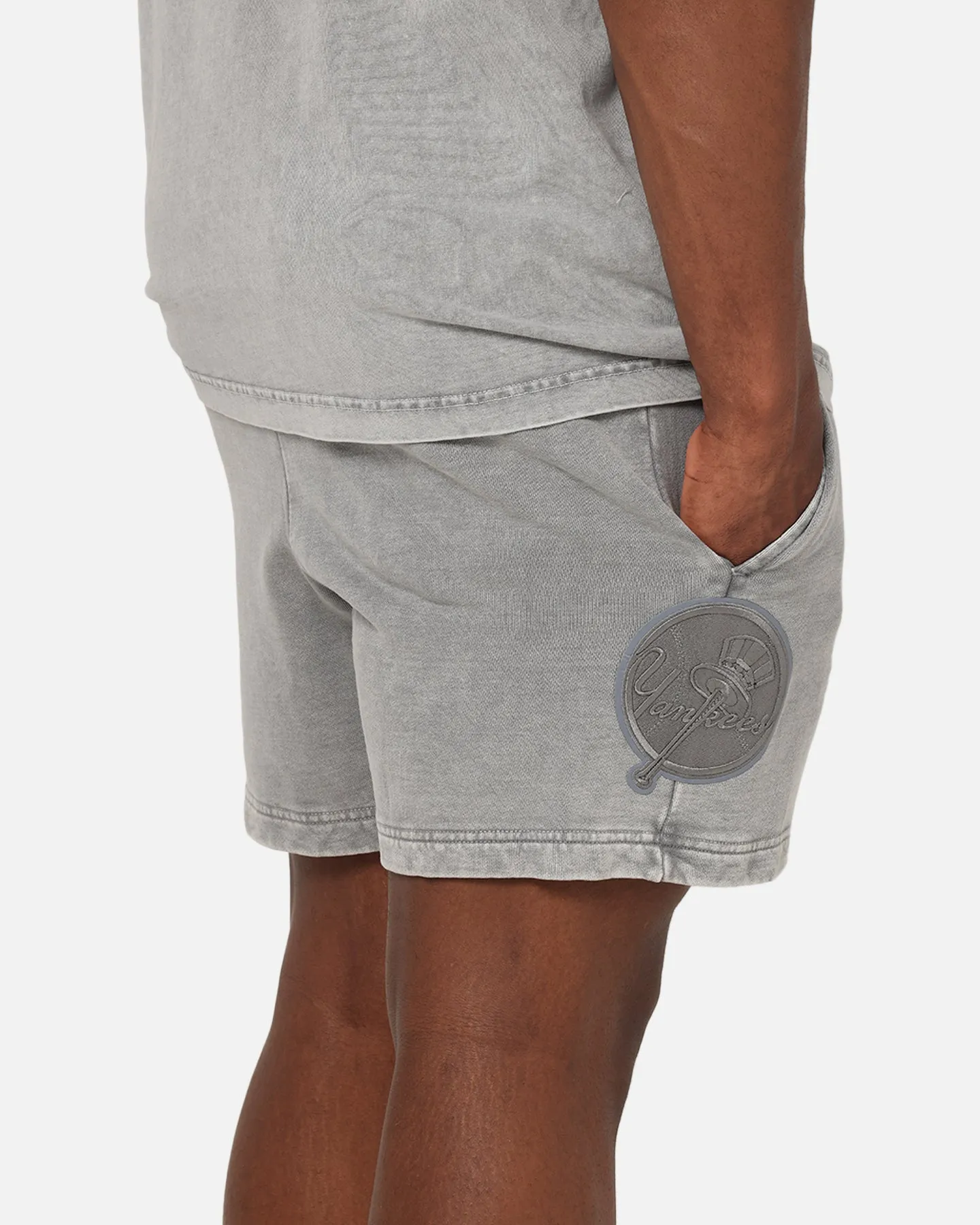 Pro Standard New York Yankees Washed Classic Shorts Washed Grey Simple Flex