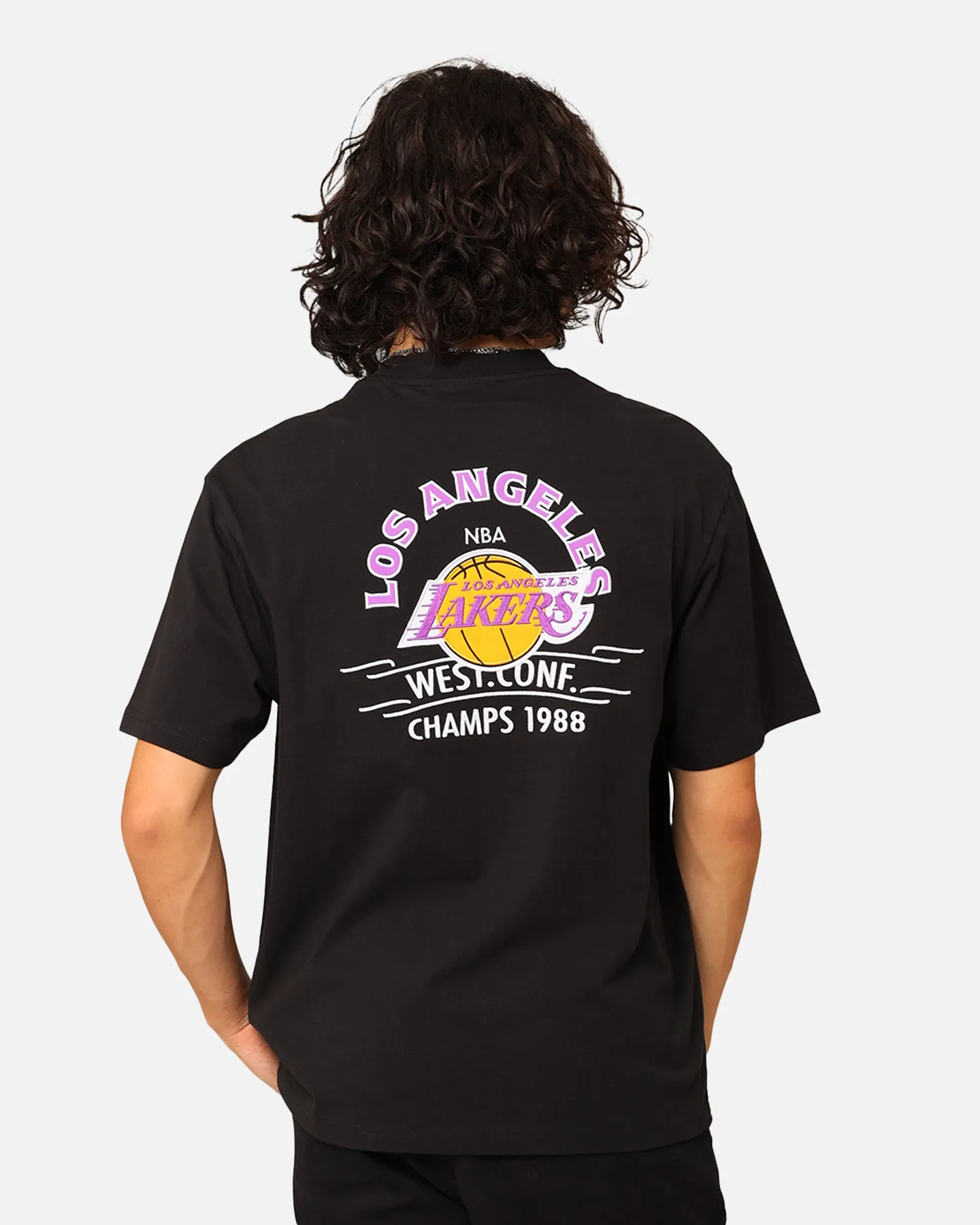 Perfect Comfort Wear TemperatureRegulating Mitchell & Ness Los Angeles Lakers Arch T-Shirt Faded Black
