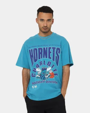 long sleeved Sporty Design Mitchell & Ness Charlotte Hornets Division Arch T-Shirt Faded Teal