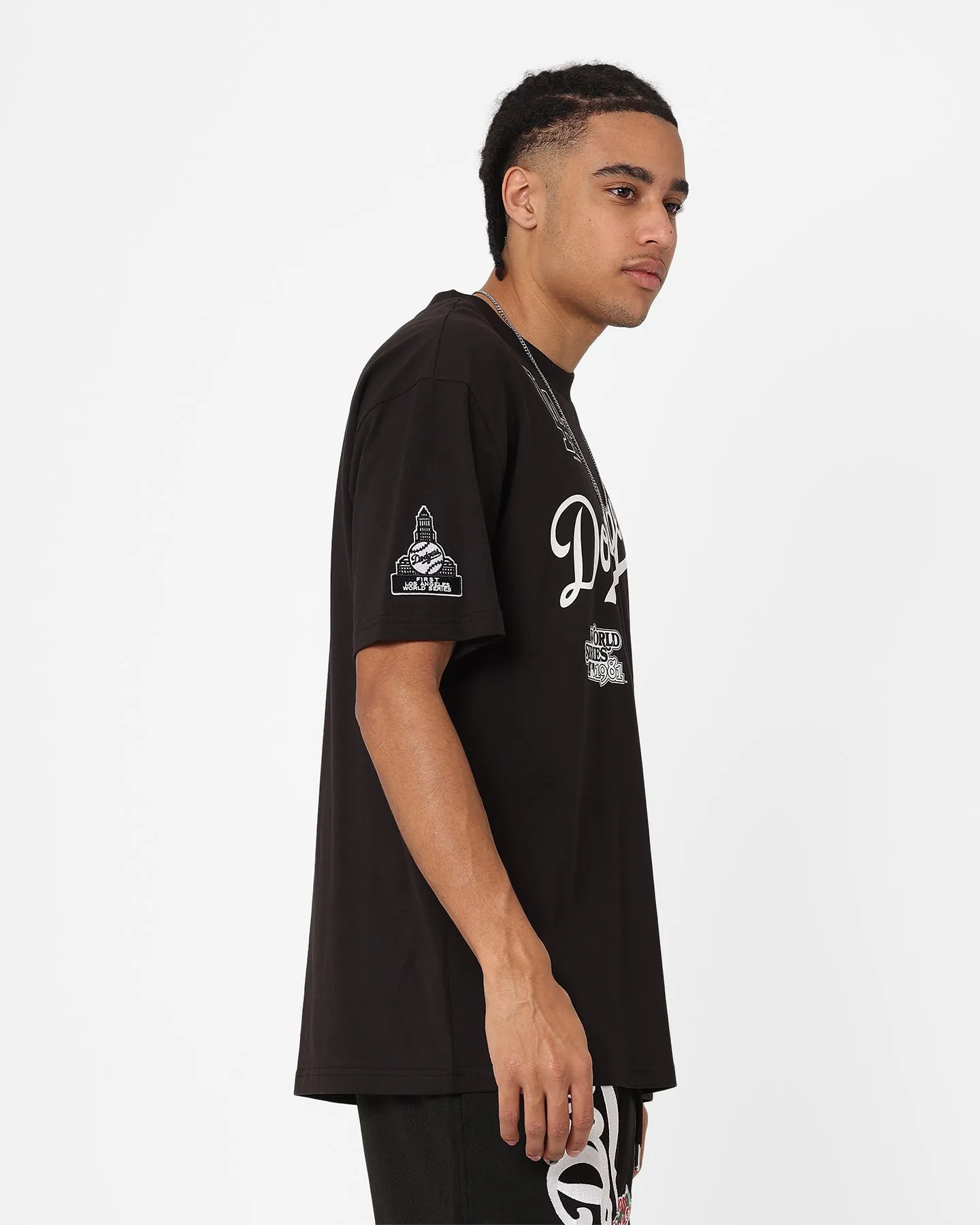 SoftenedNeckline New Era Los Angeles Dodgers Oversized T-Shirt Black