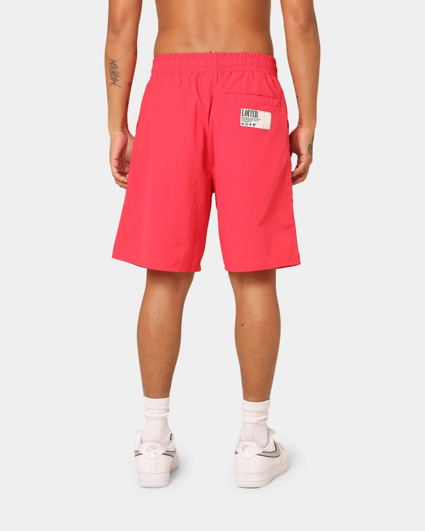 On Trend Loiter Forbidden Walk Shorts Red
