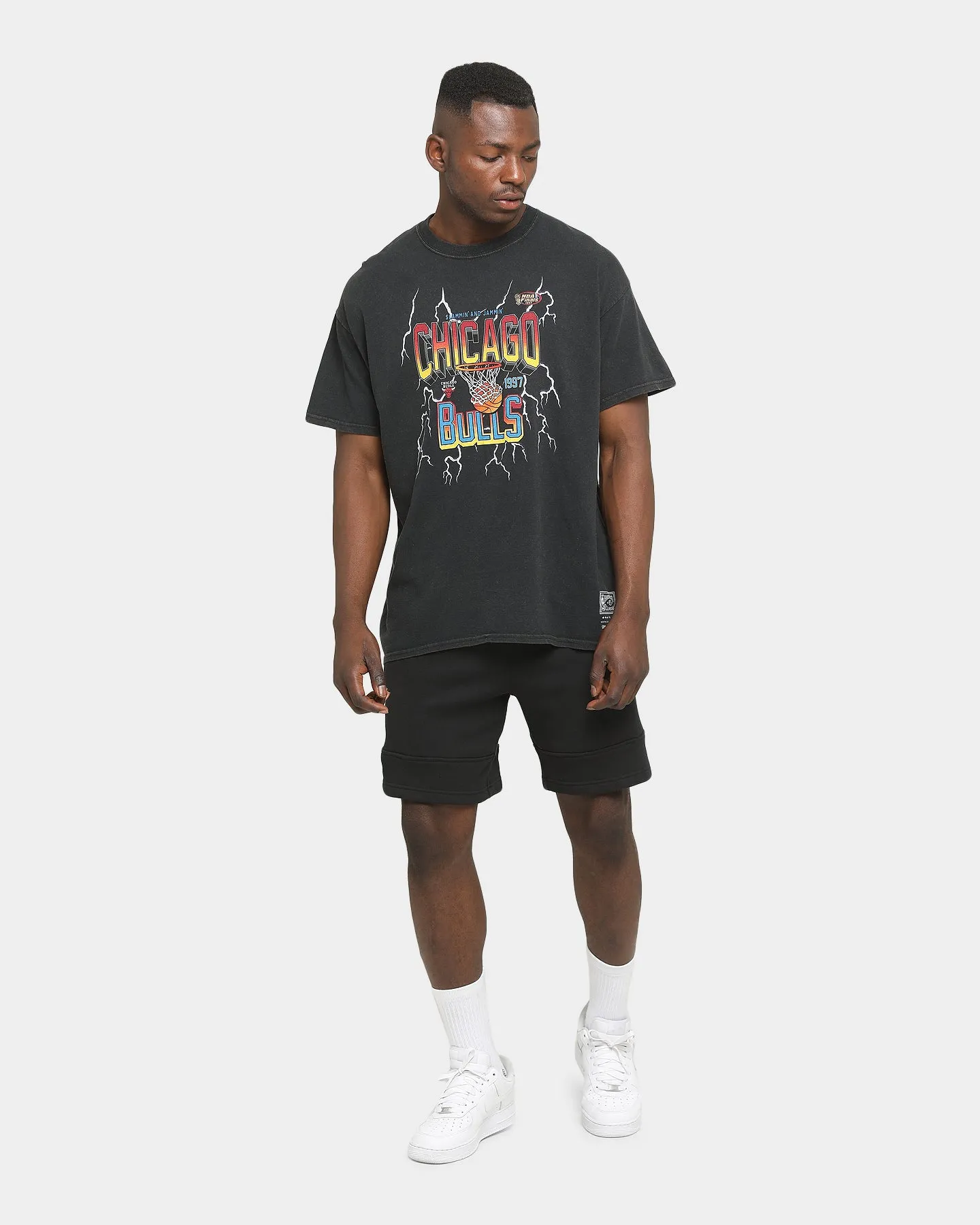 Mitchell & Ness Chicago Bulls Vintage Lightning Short Sleeve T-Shirt Black Wash Retro Style