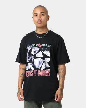 Guns N Roses She Used To Love Me T-Shirt Washed Black Durable Knit Structure Universal Silhouette