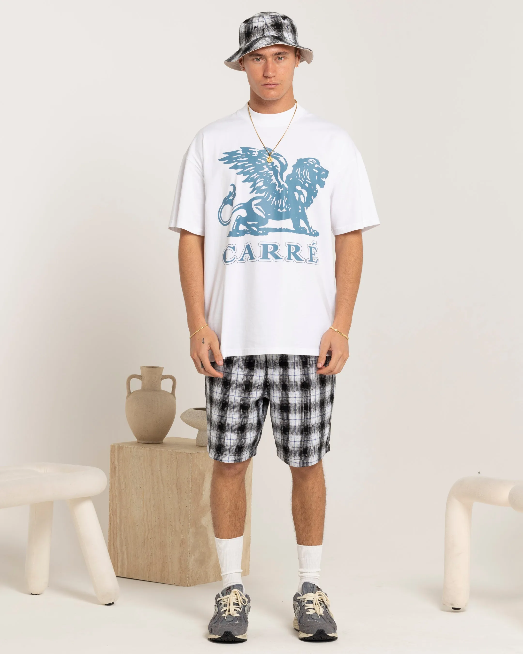 Carre Brave Oversized T-Shirt White Holiday Outfit Style Comfy Wardrobe