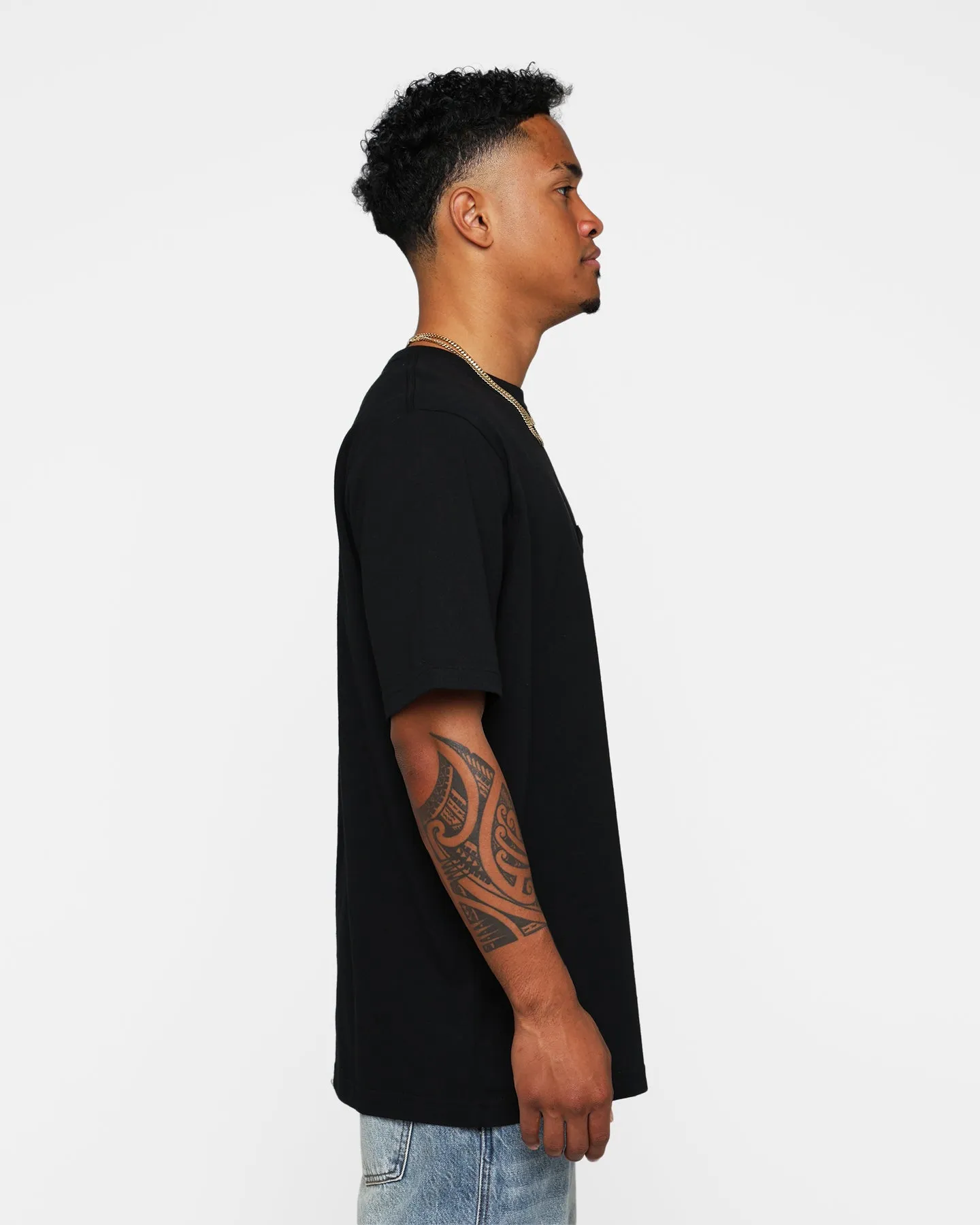 Sporty Layer Sports Outfit Raised By Wolves AG Howl Pocket T-Shirt Black
