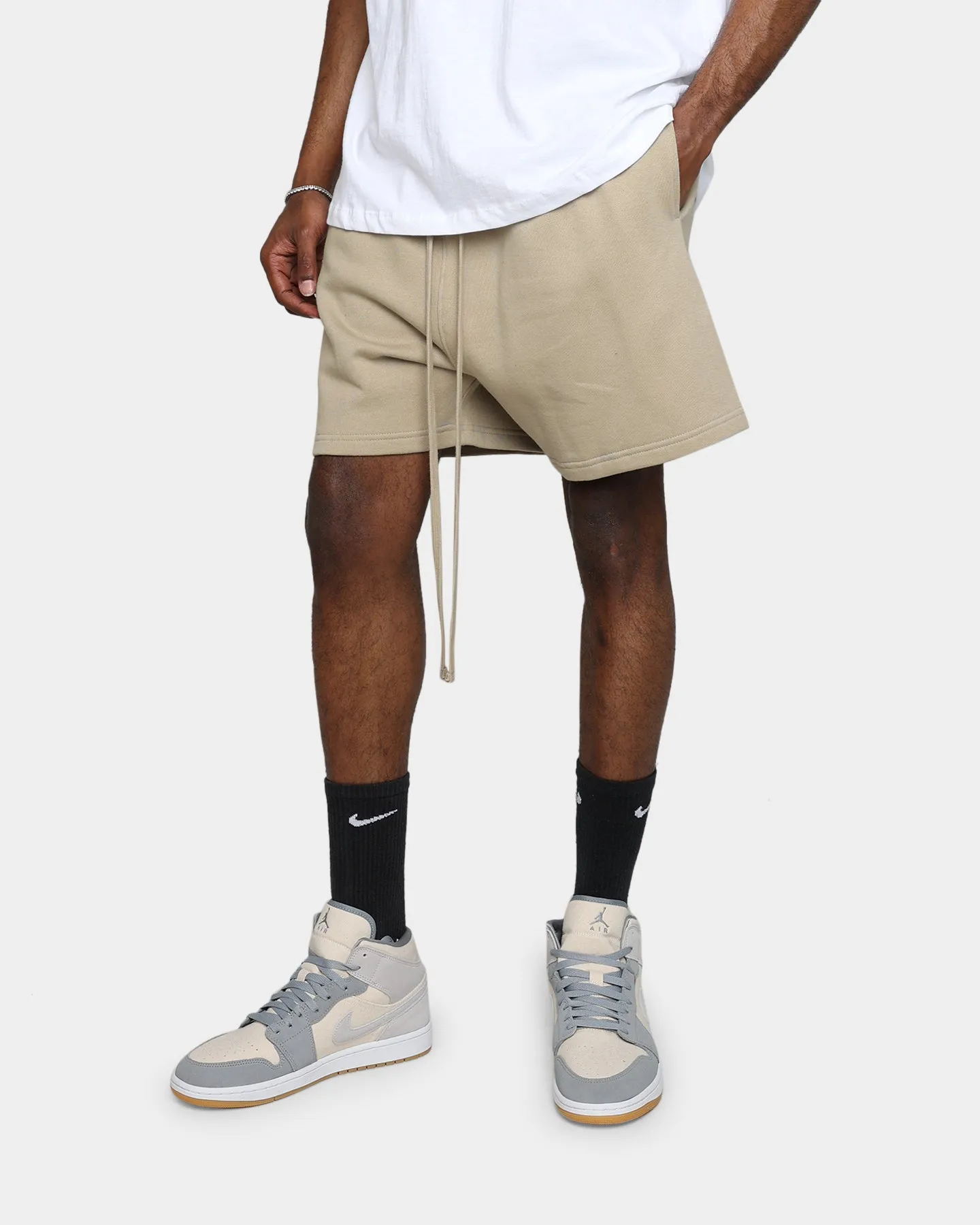 Yoga wear MNML Every Day Sweatshorts Earth