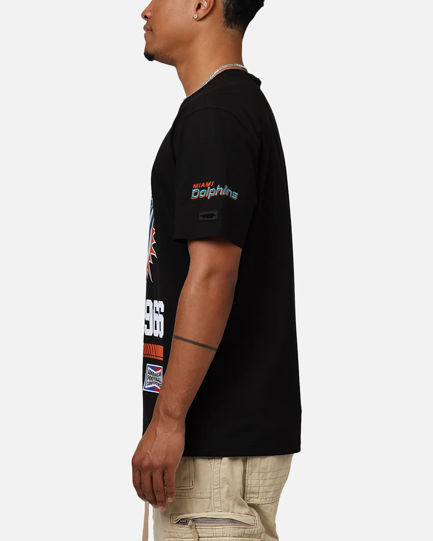Pro Standard Miami Dolphins Fast Lane T-Shirt Black Printed Logo Chic and Cozy