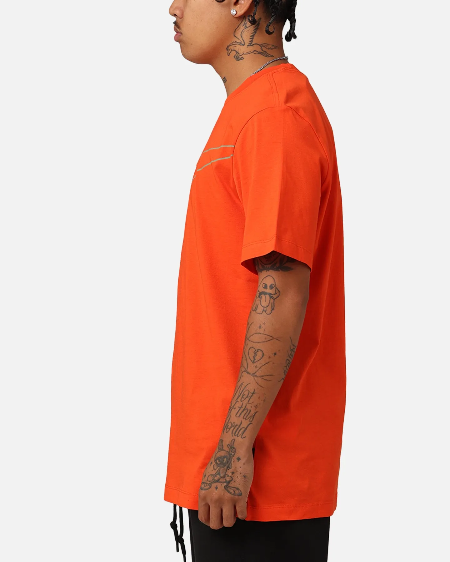 Nike Sportswear Liberty Big Swoosh T-Shirt Picante Red Simple and Comfortable Travel Ready