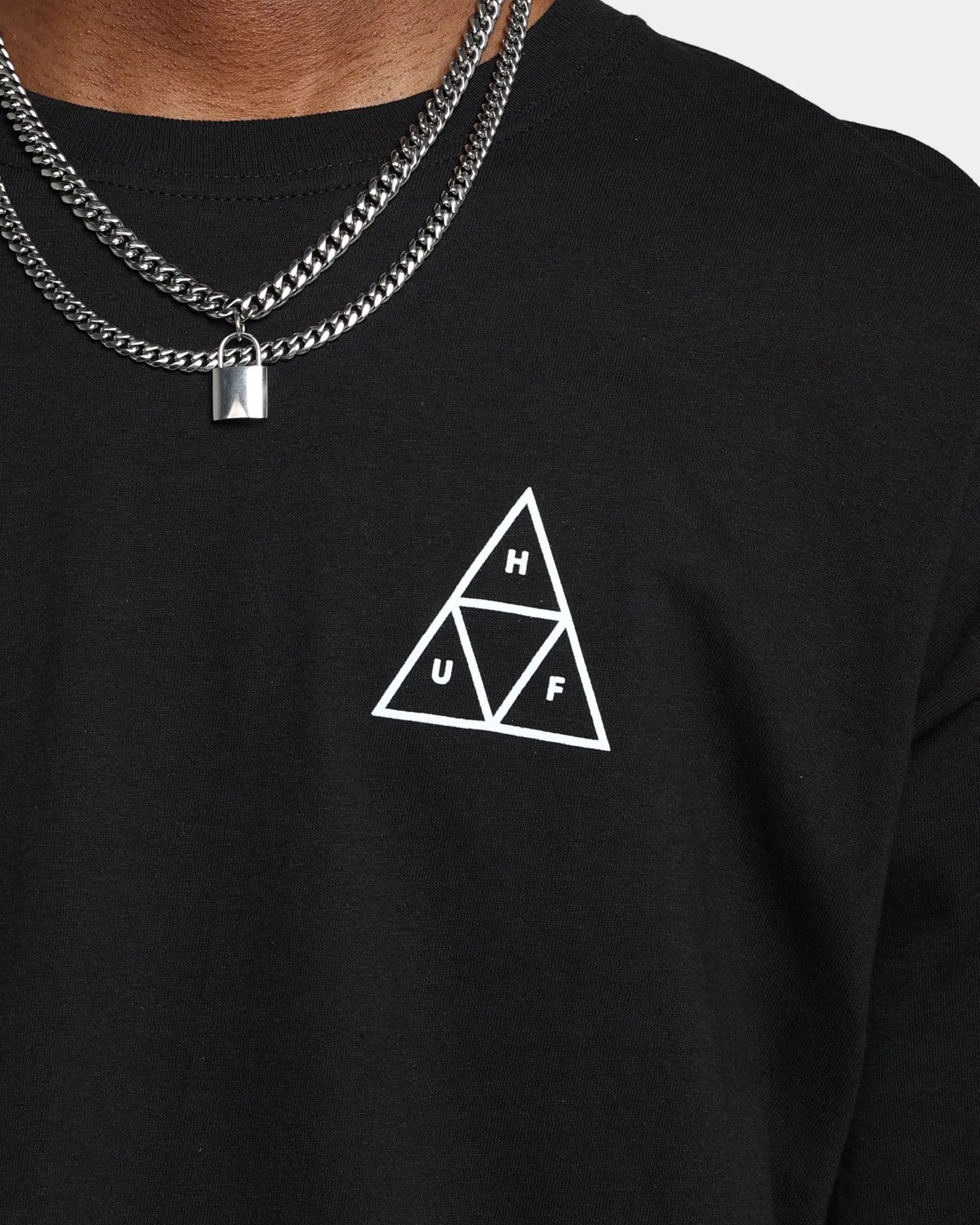HUF Essentials Triple Triangle T-Shirt Black Chic Vibe Casual Comfort Look