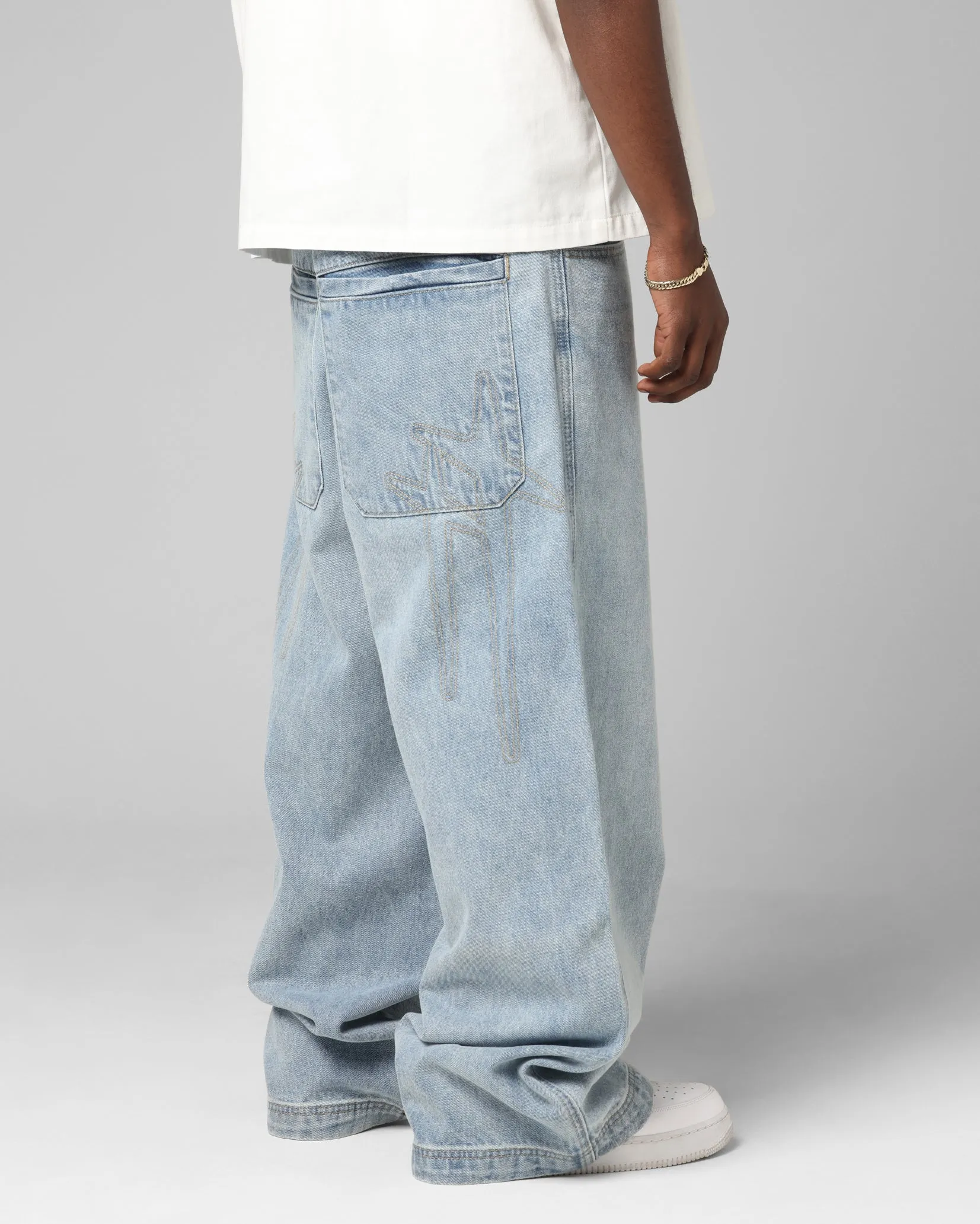 Friction Resistant Fabric Non-Binding Fit Loiter Star Born Jeans Washed Blue