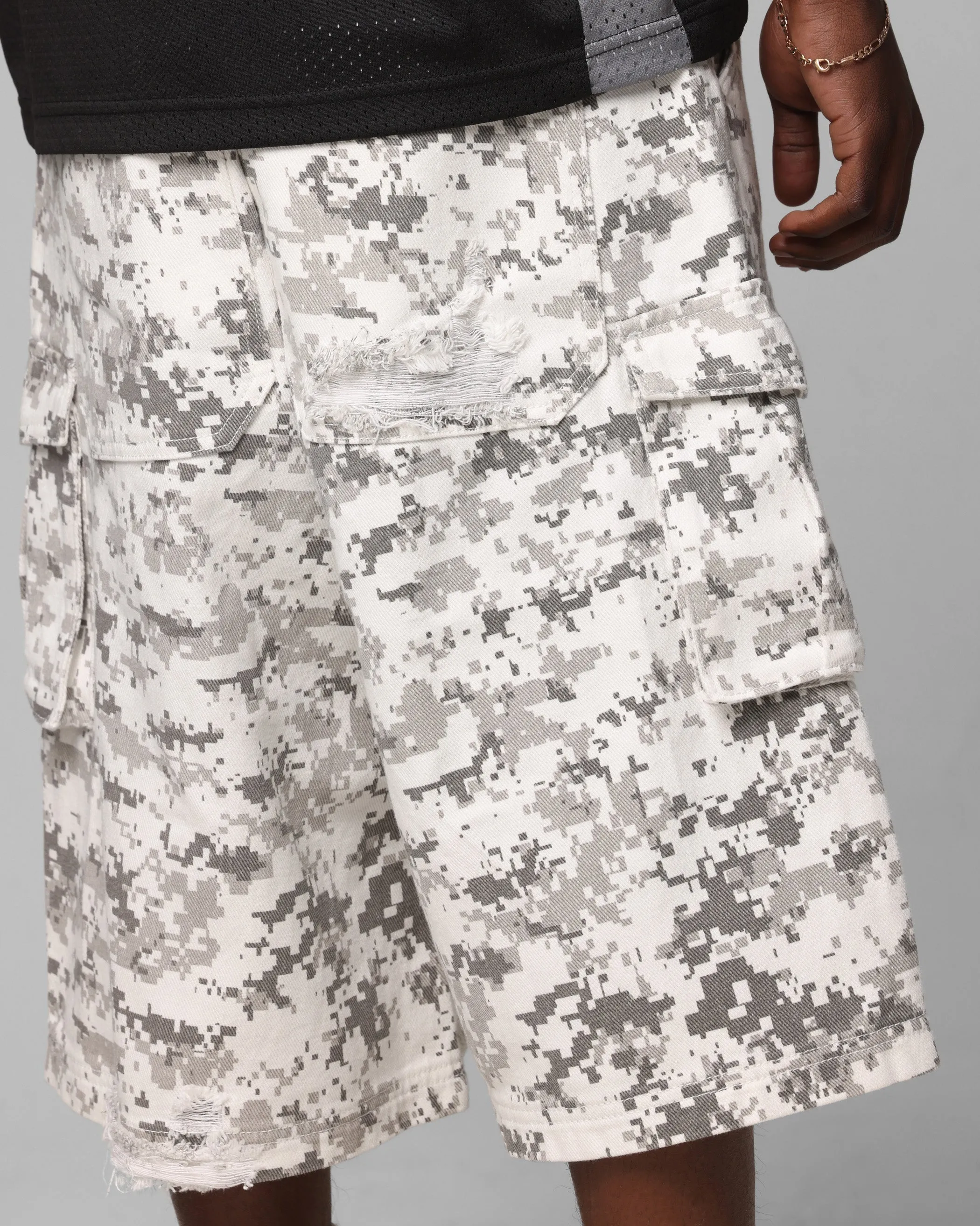 Loiter Collateral Cargo Shorts Digi Snow Camo TaglessLabel premium fabric