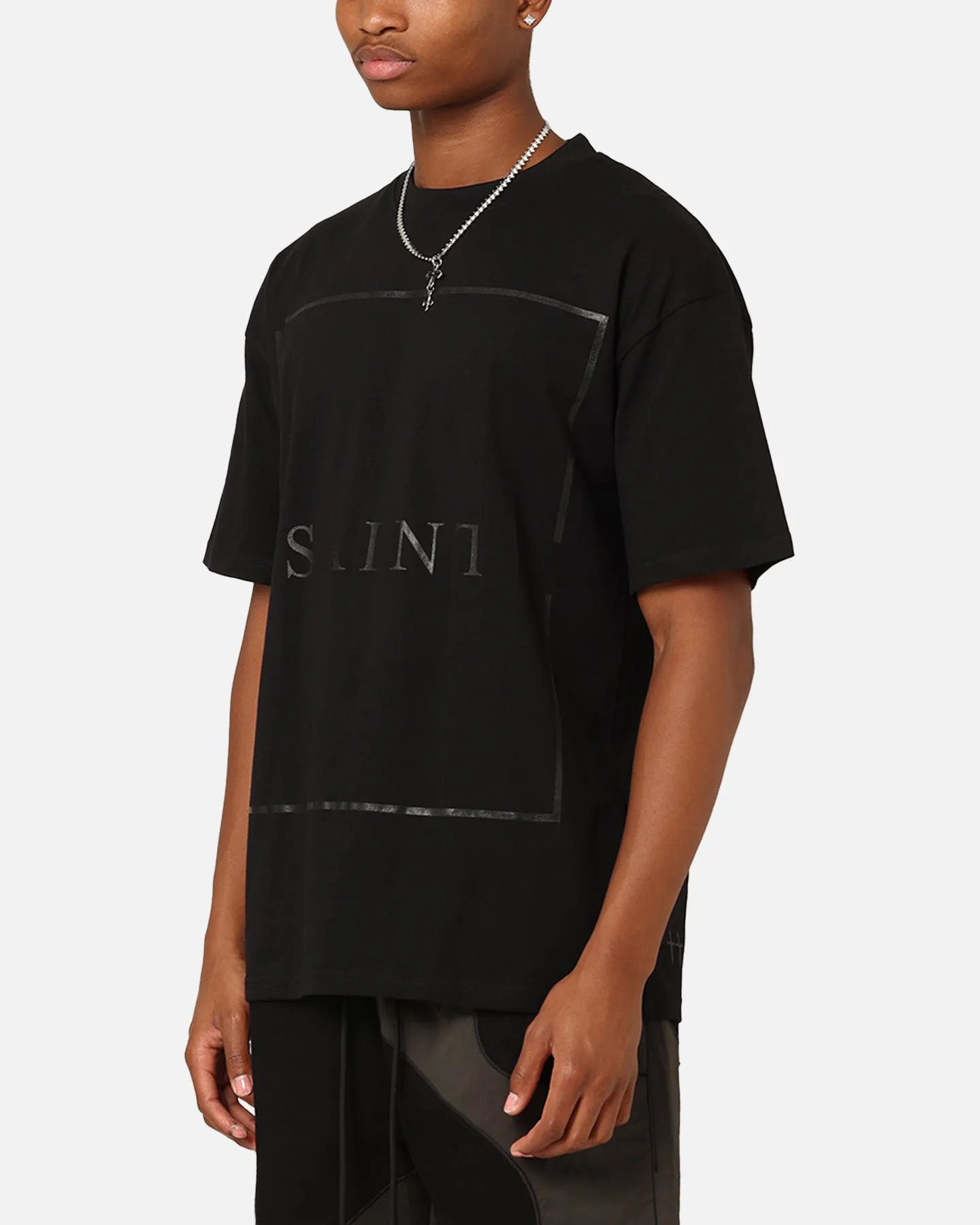 Street Smart Look Saint Morta Jaded Box Logo T-Shirt Black