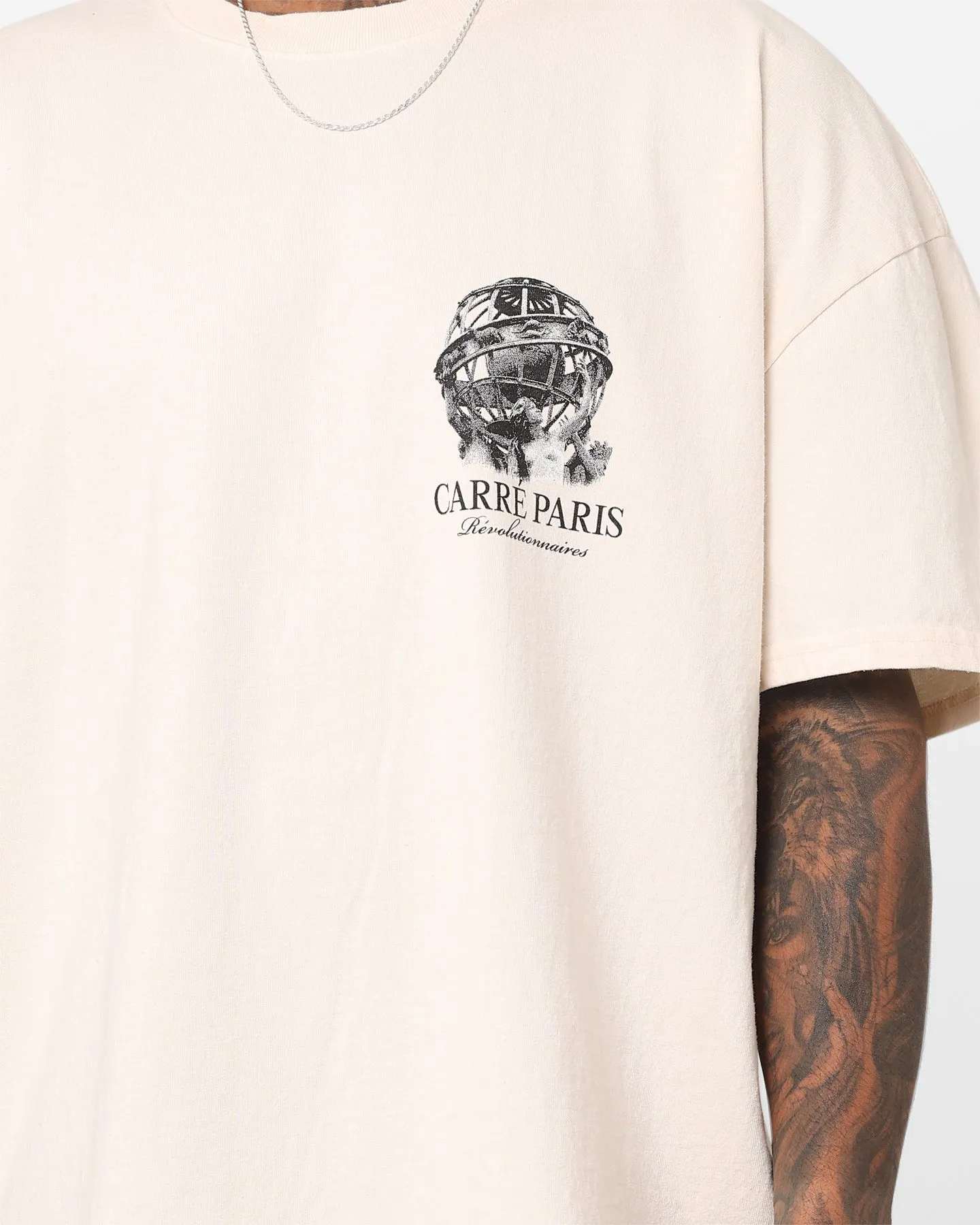 Stylish Fit Carre Globalist Box T-Shirt Off White