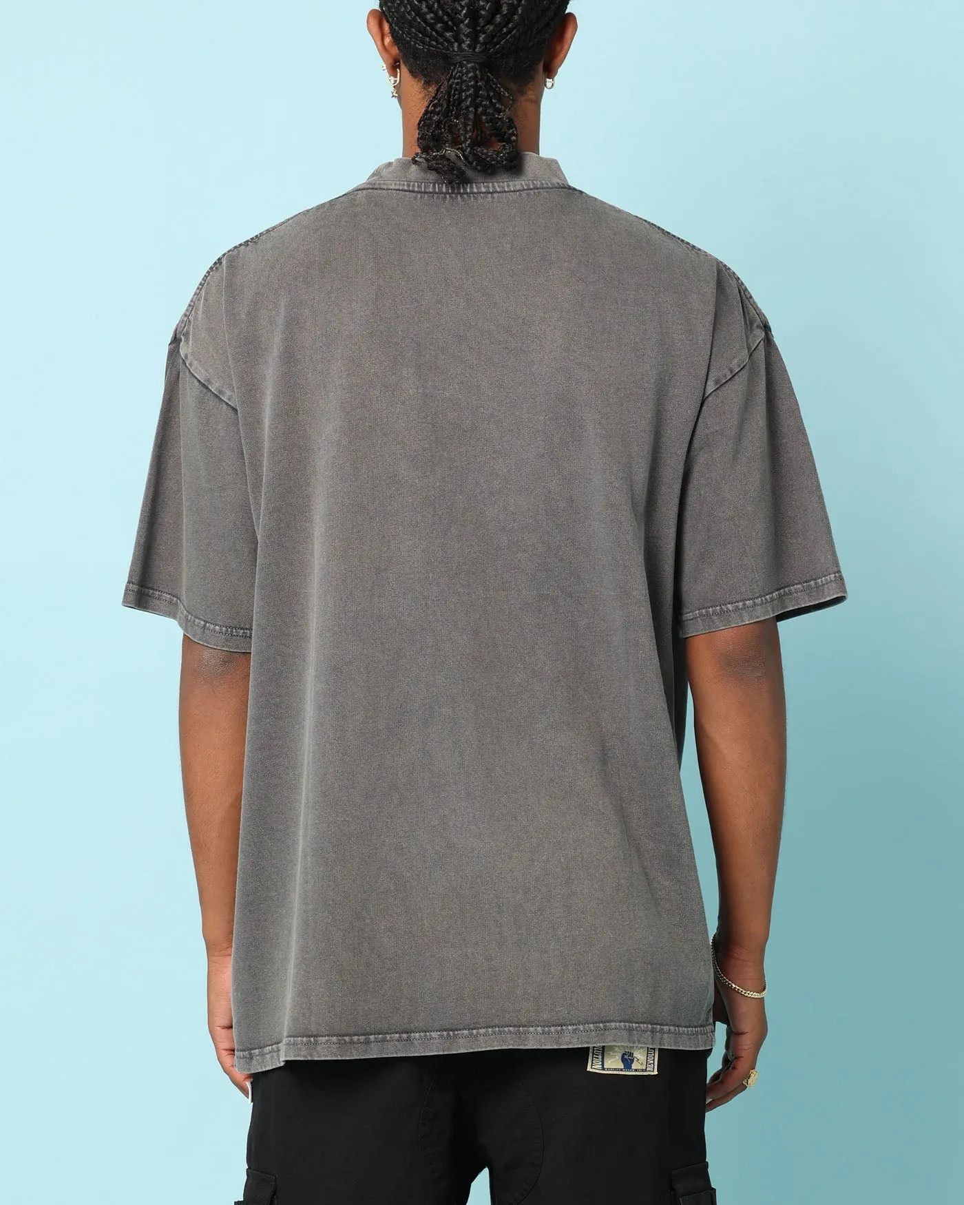 Carre Tired Eyes T-Shirt Washed Charcoal Casual layering piece