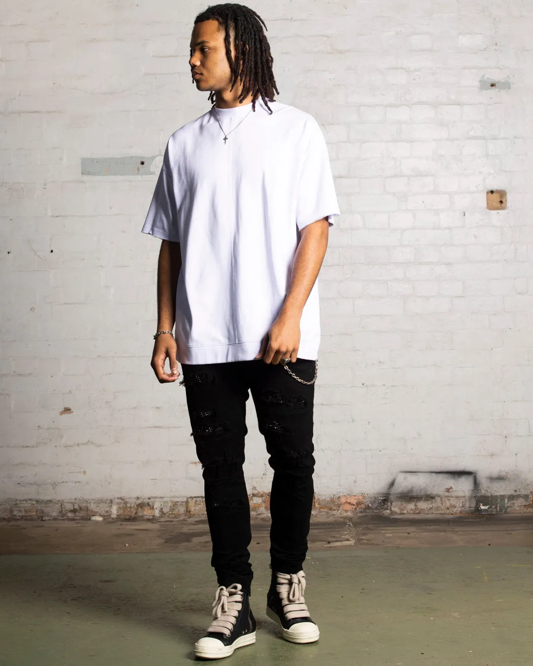 loose but not baggy Saint Morta Shadow Boxy T-Shirt White