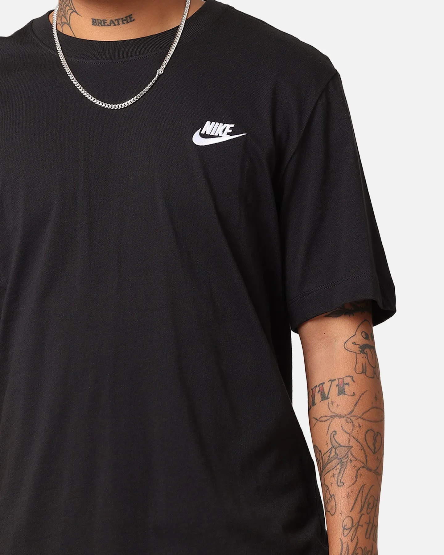 Nike Sportswear Club T-Shirt Black/White Ultra Soft Blend Stylish and Fun