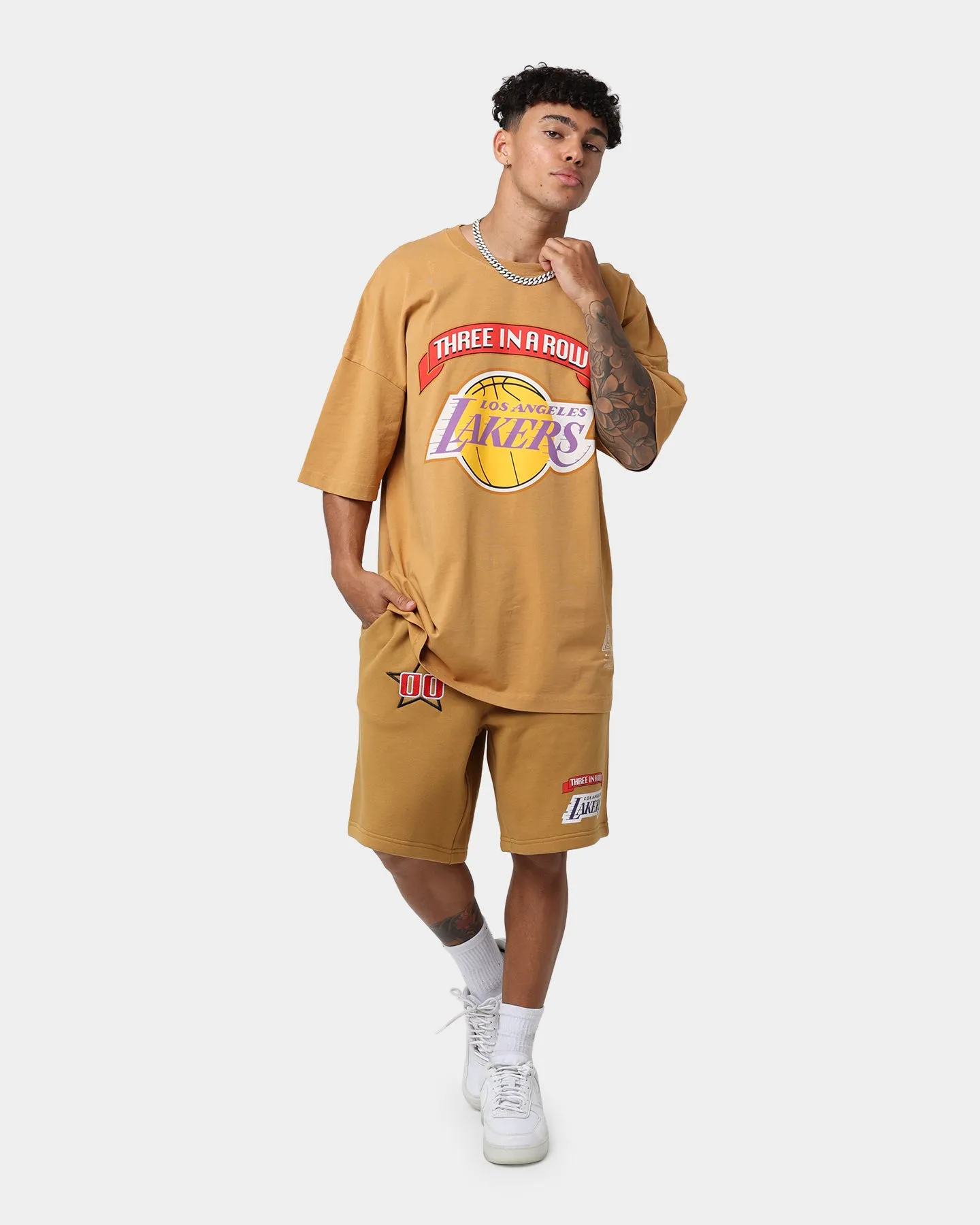 MultipurposeCuffs Active Wear Mitchell & Ness Los Angeles Lakers 3-Peat T-Shirt Bone Brown