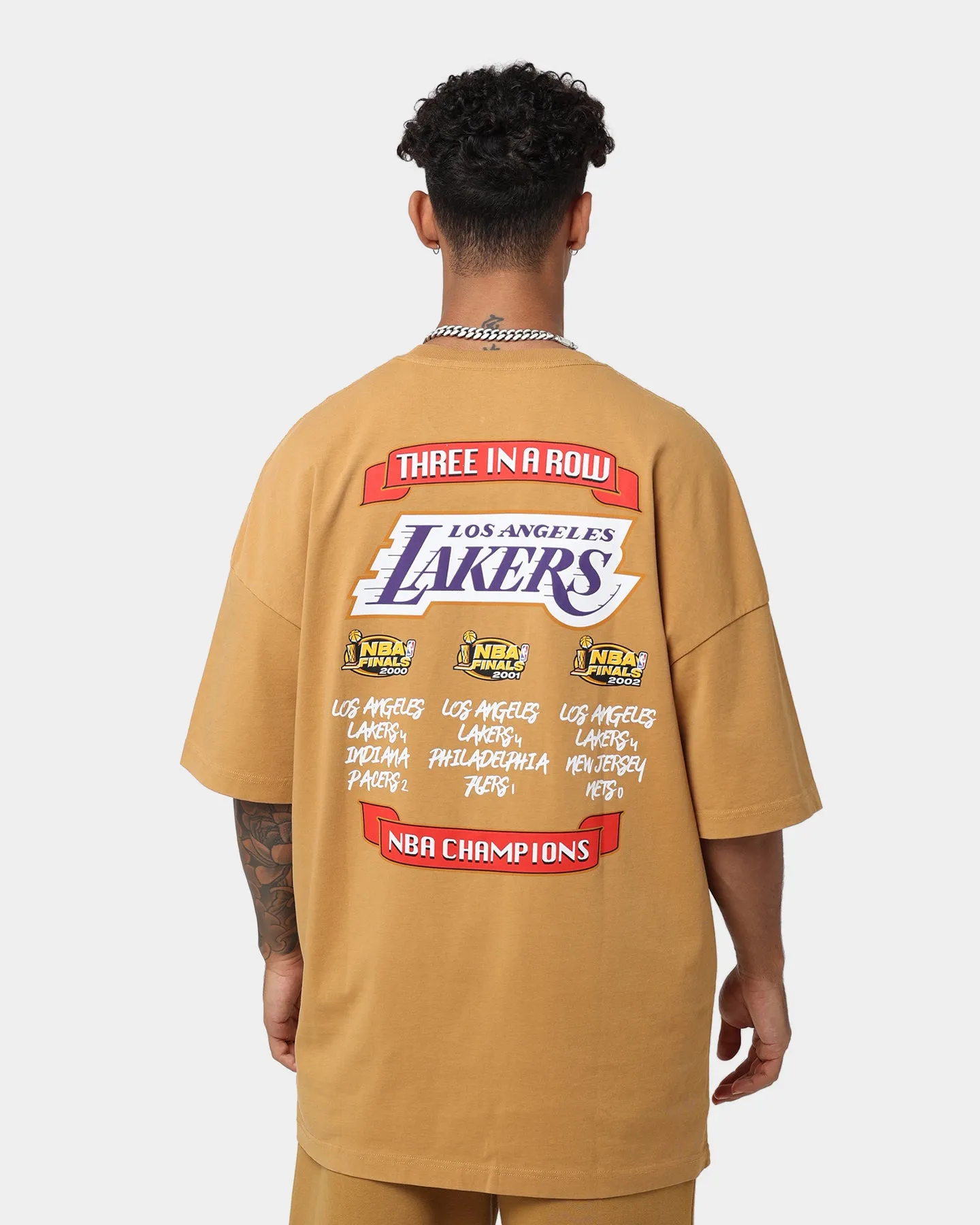 Mitchell & Ness Los Angeles Lakers 3-Peat T-Shirt Bone Brown Soft Touch Fabric Wide Neck Opening
