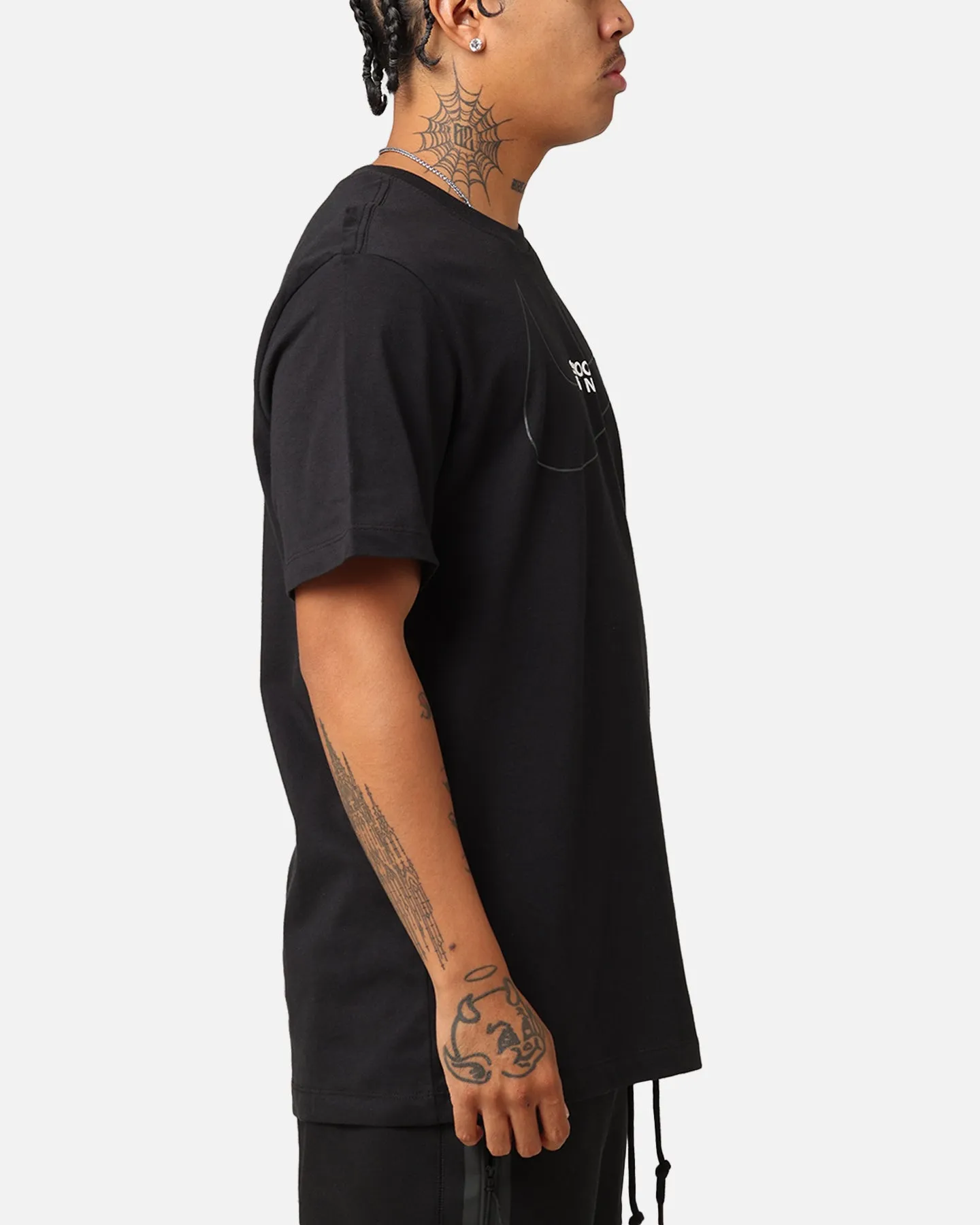 Nike Sportswear Liberty Big Swoosh T-Shirt Black Perfect for Layering City Fashion