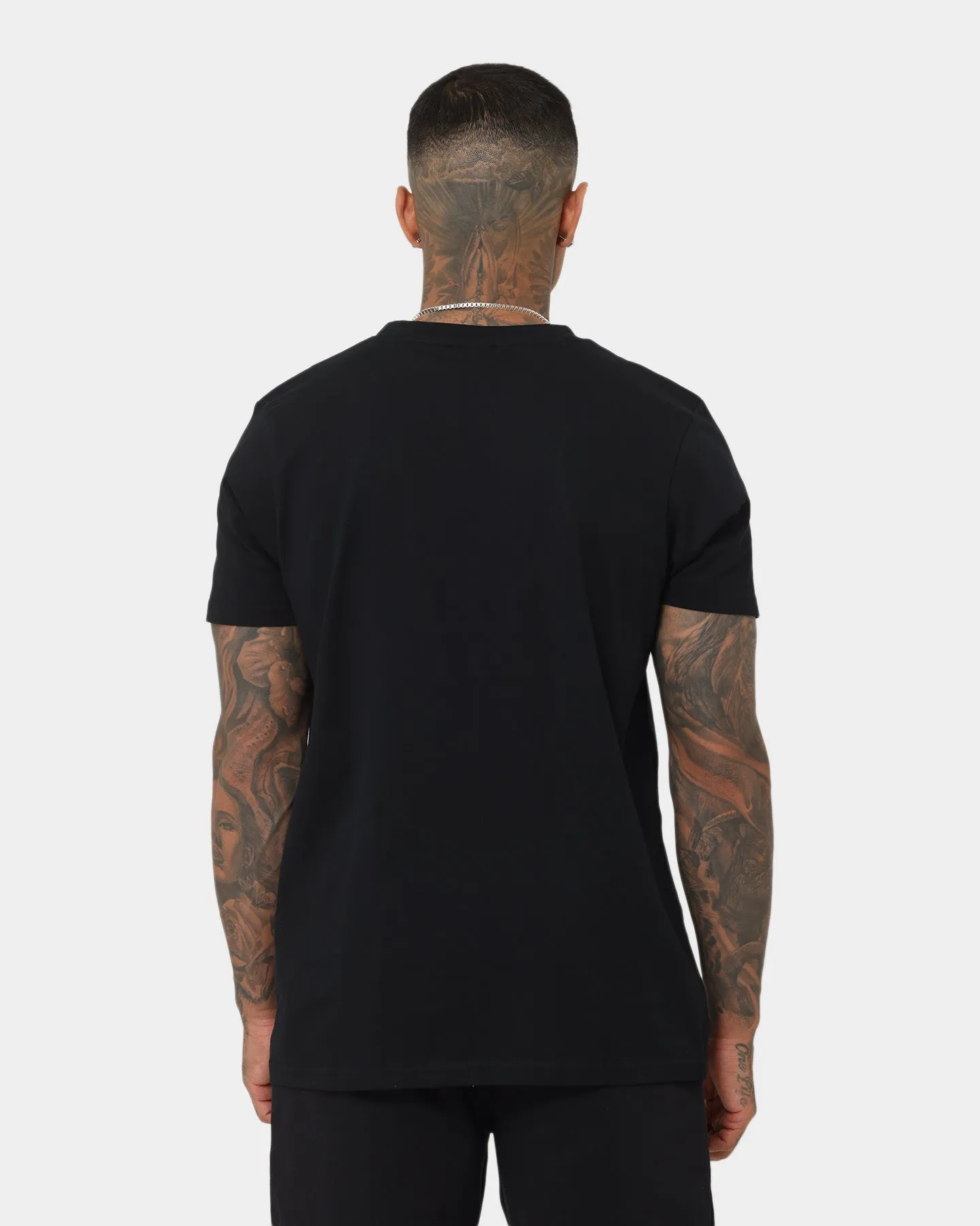 Ellesse Russano T-Shirt Black/Gold suitable for all genders