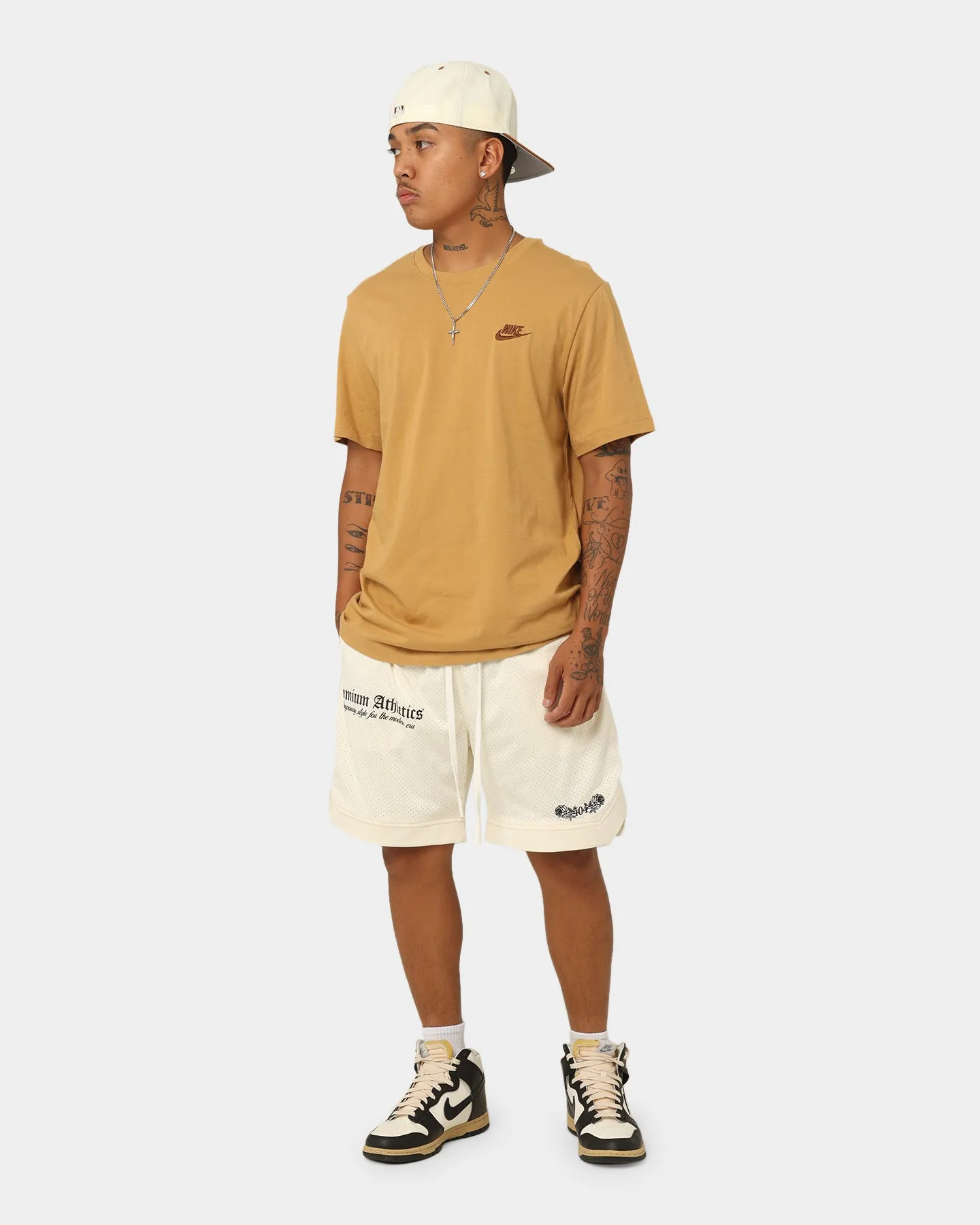 Active Trend Nike Nike Sportswear Club T-Shirt Elemental Gold