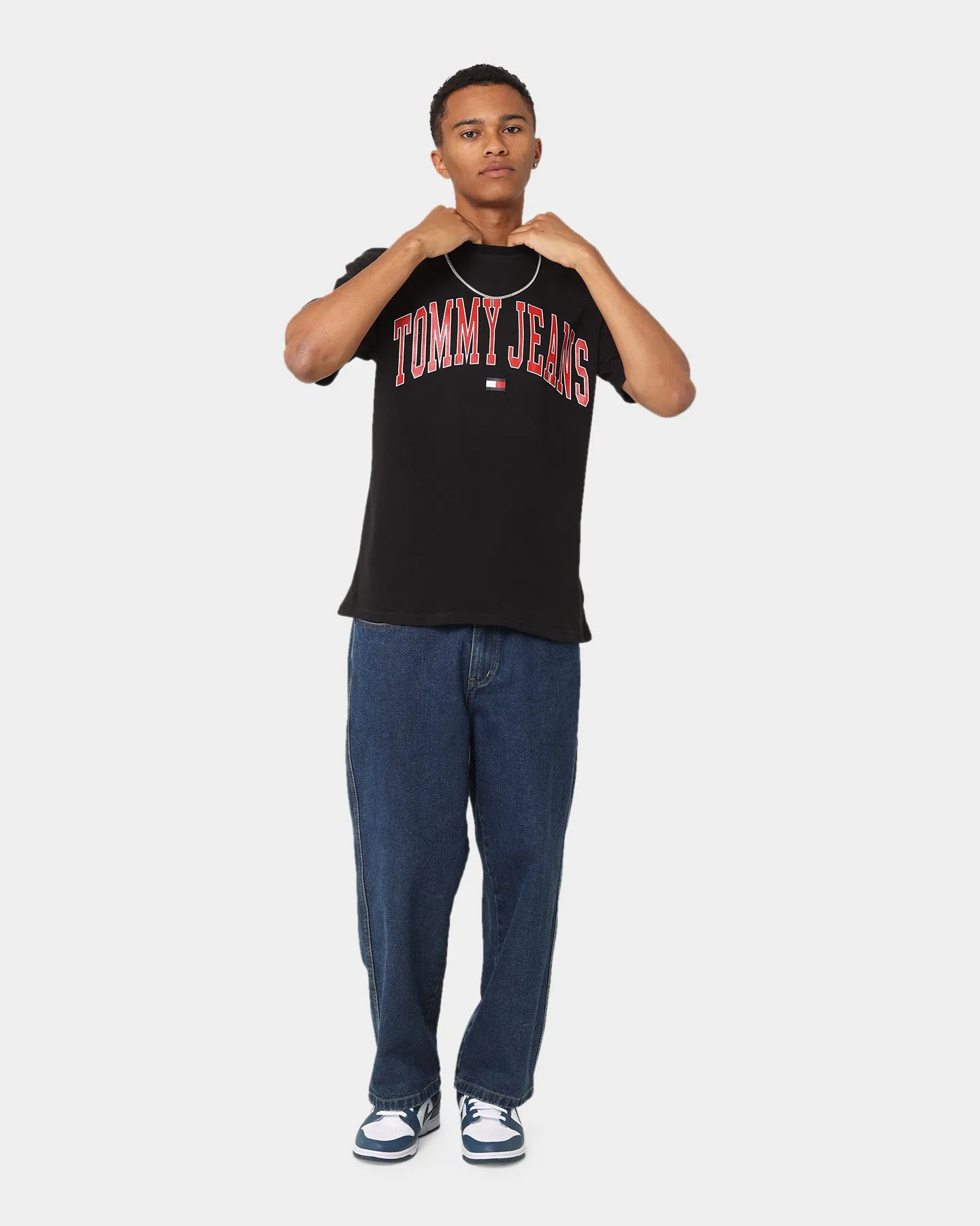 Tommmy Jeans TJM Classic Collegiate T-Shirt Black Light Design
