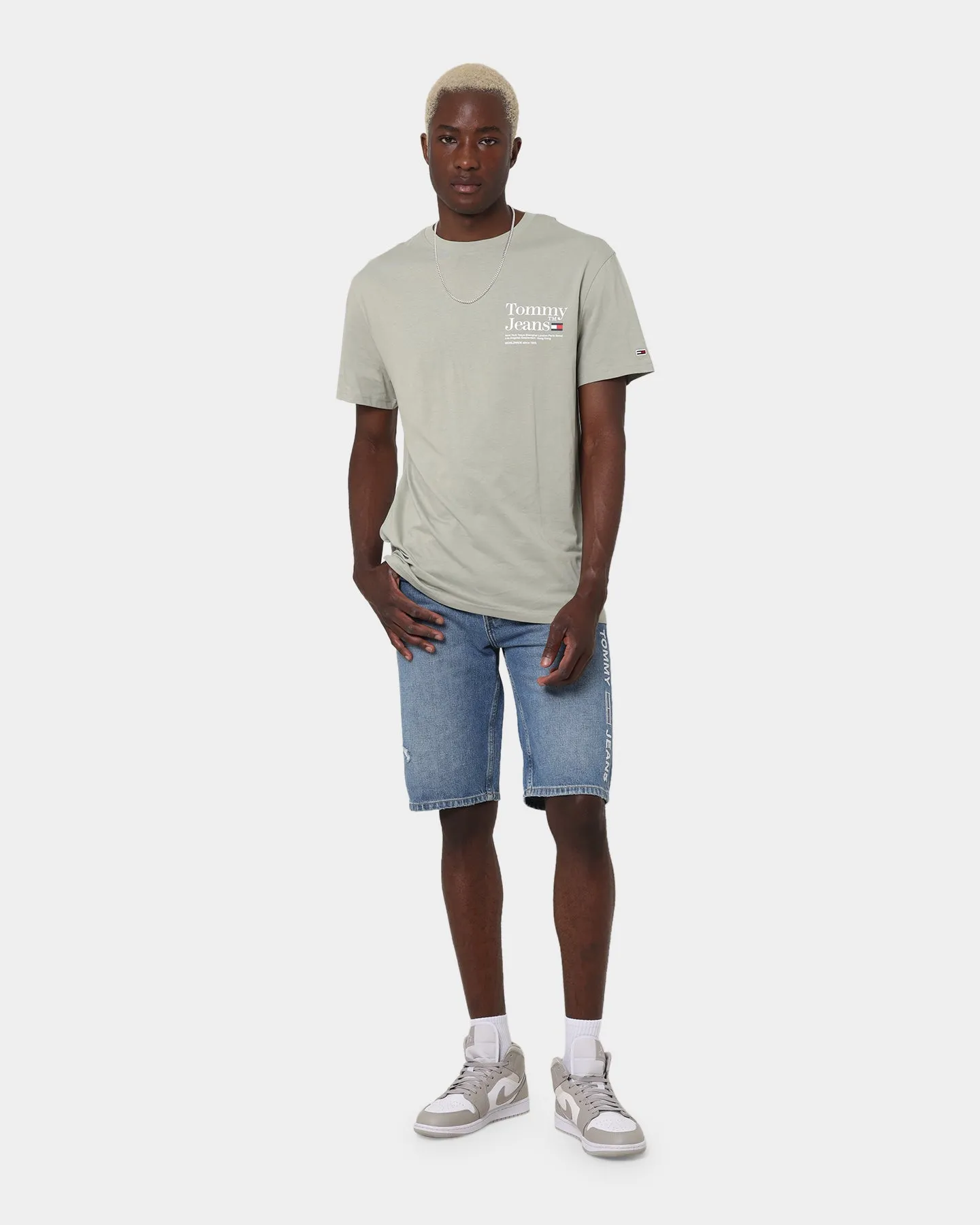Daily Comfort Style Tommy Jeans TJM Tommy Text T-Shirt Faded Willow