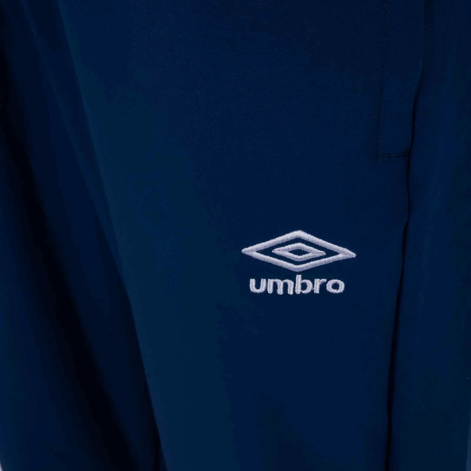 Umbro Mens Woven Training Pant Effortless Movement