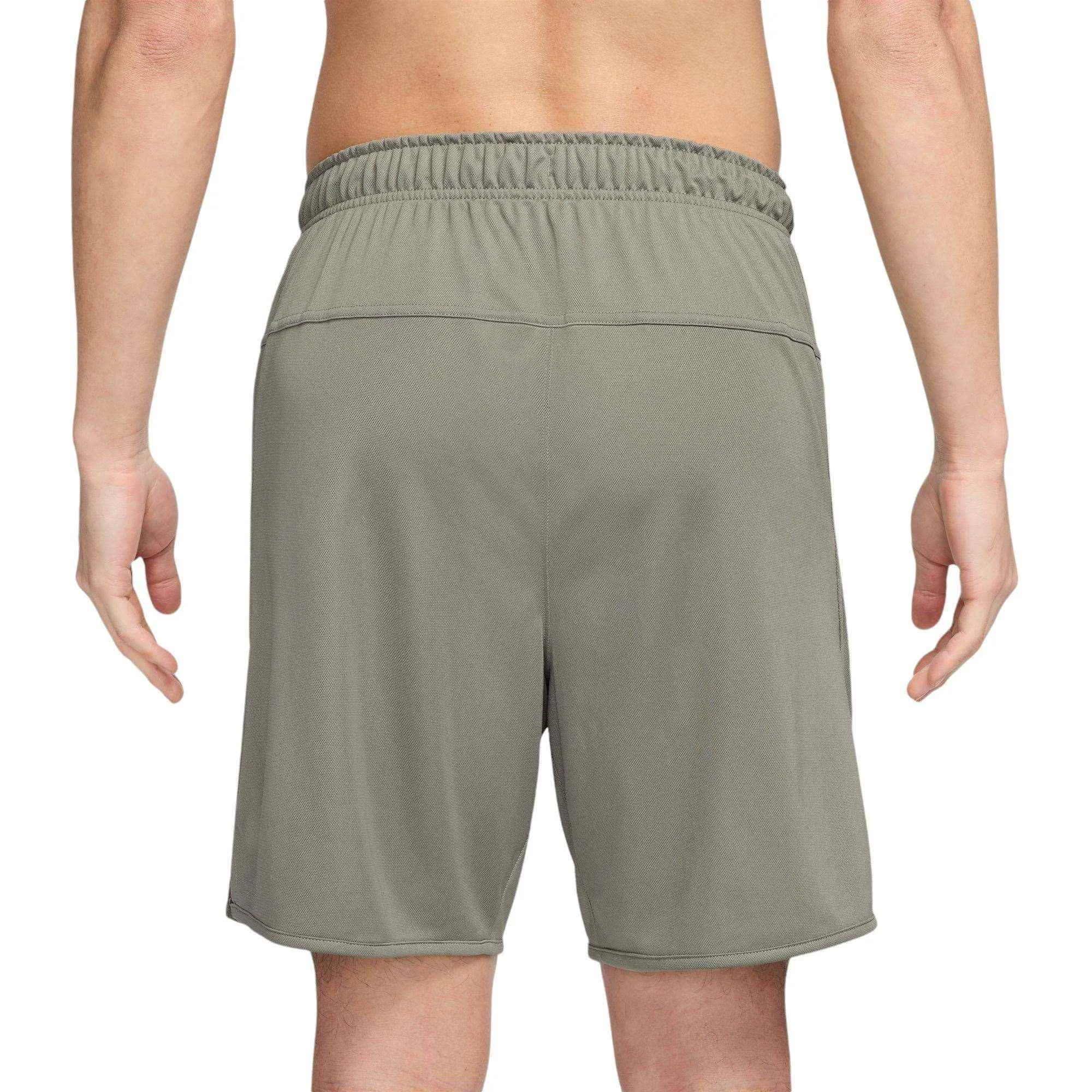 Urban Mood Weekend Outfit Nike Totality Mens Dri-FIT 7" Unlined Versatile Shorts