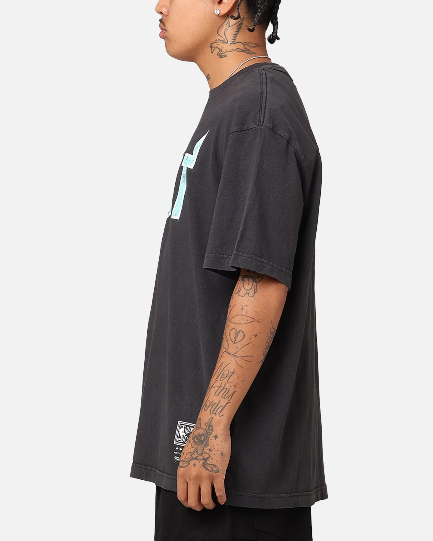 Subtle Details Foam Print Detail Mitchell & Ness Miami Heat Ice Blue Logo T-Shirt Faded Black