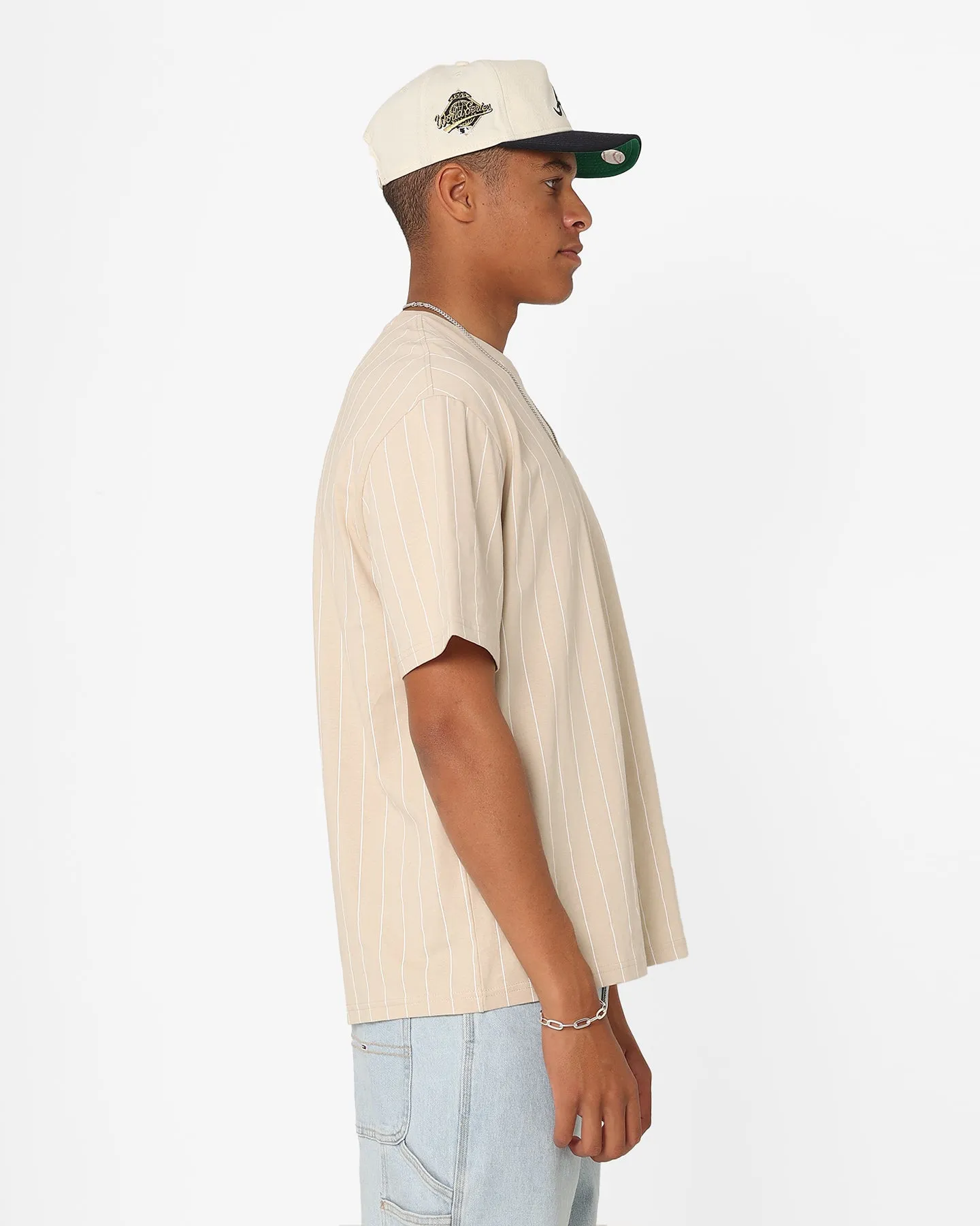 Tommy Jeans Pinstripe T-Shirt Classic Beige Chic Comfort Wear Sweat Absorbent