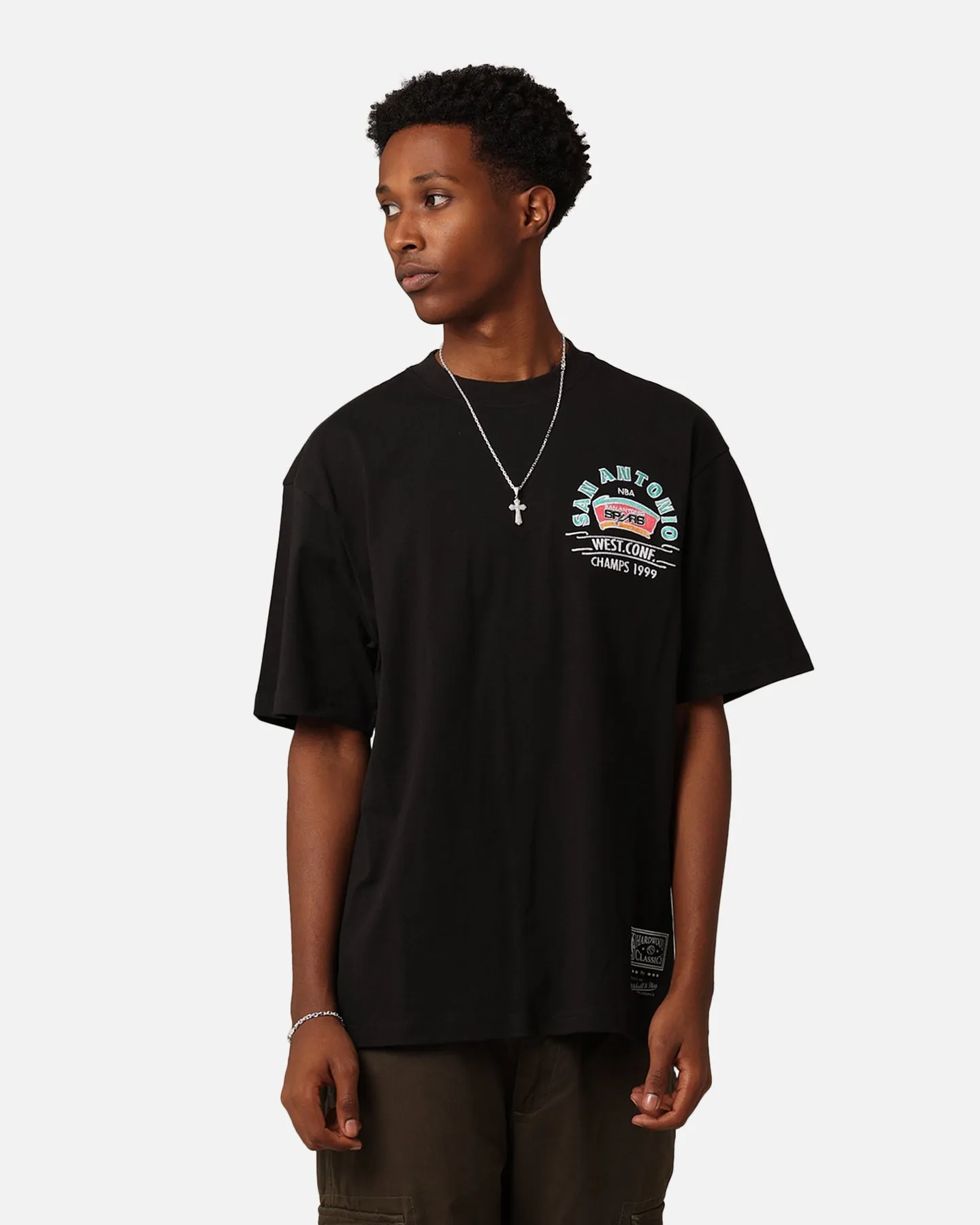 Round neck simplicity Mitchell & Ness San Antonio Spurs Arch T-Shirt Faded Black