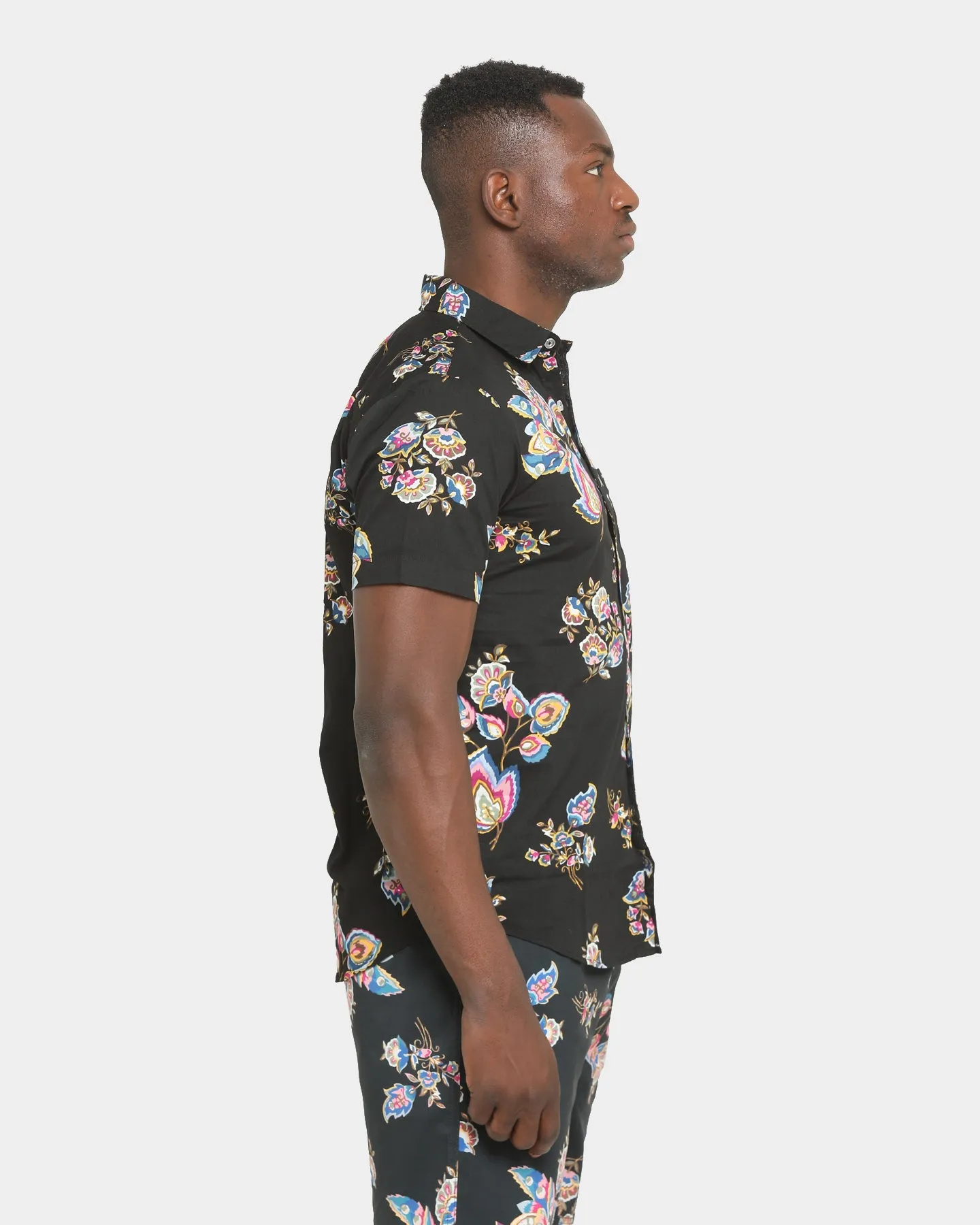Brixton Charter Print Short Sleeve Woven Shirt Black/Purple Seamless construction Fit for Everyone