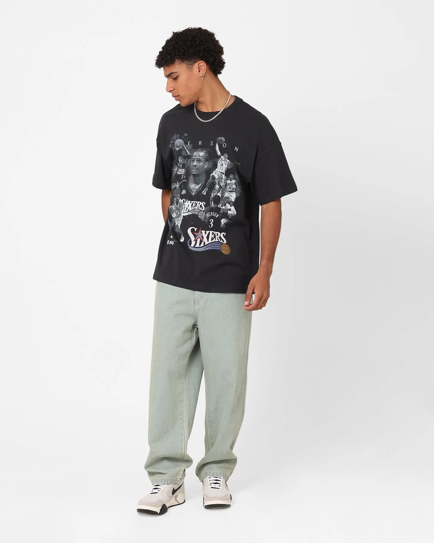 Cool Comfort Mitchell & Ness Philadelphia 76ers Allen Iverson Player Photo T-Shirt Faded Black