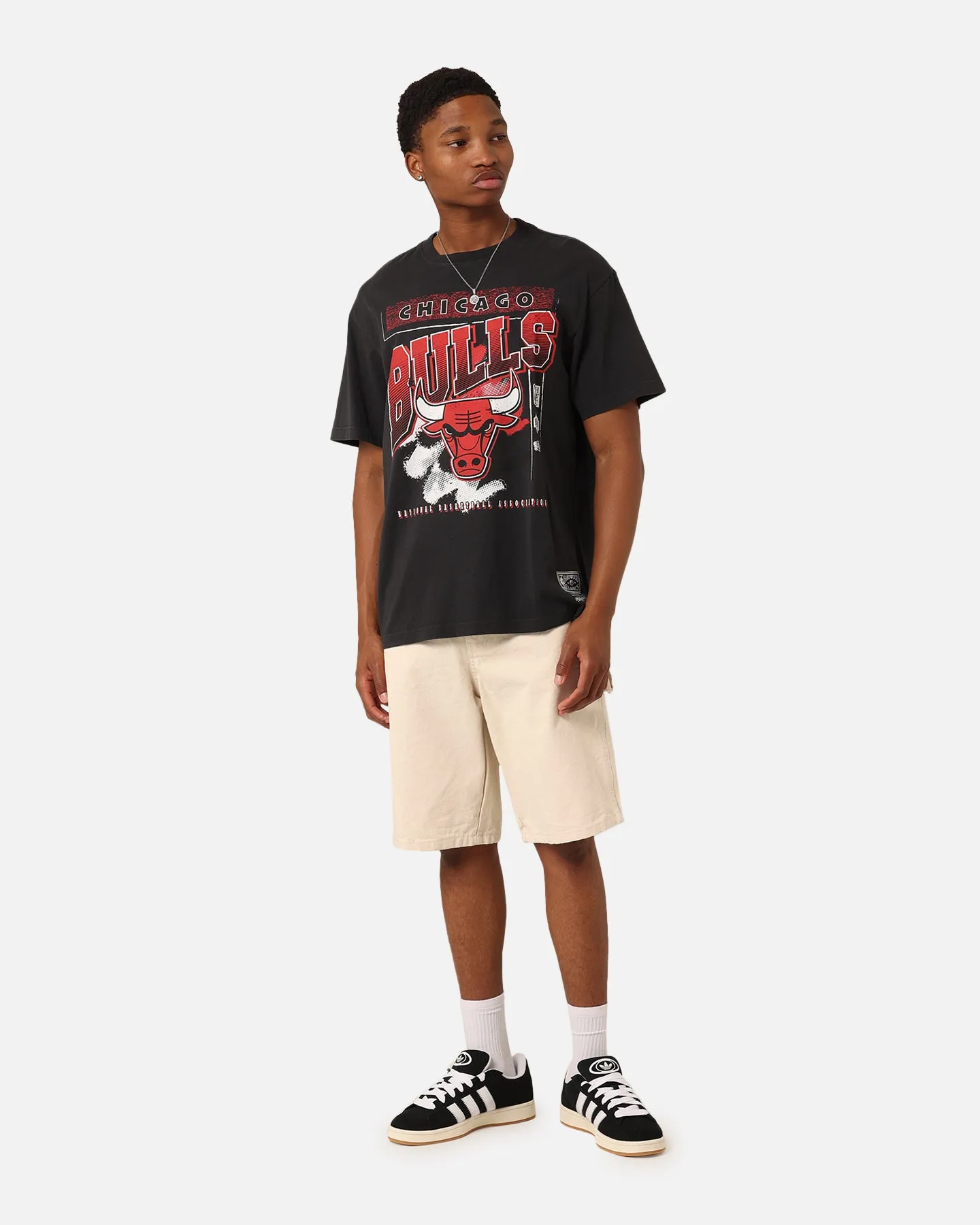 Easy Fit Mitchell & Ness Chicago Bulls Brush Off 2.0 T-Shirt Faded Black