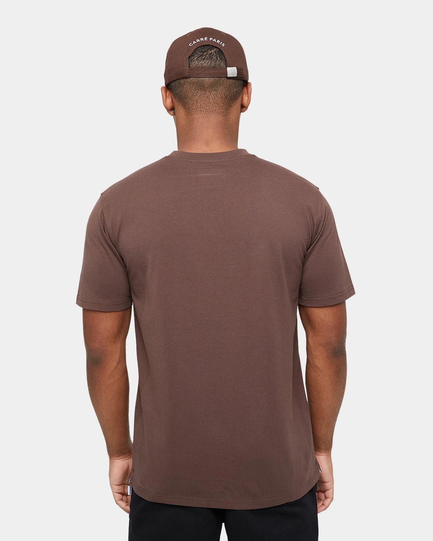 Carre Revolutionnaires Classic Short Sleeve T-Shirt Dark Brown Versatile and Stylish