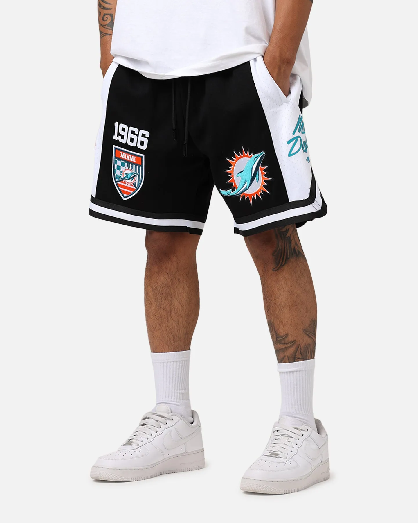 Non Binding Leg Openings Pro Standard Miami Dolphins Fast Lane Dark 2.0 Shorts Black
