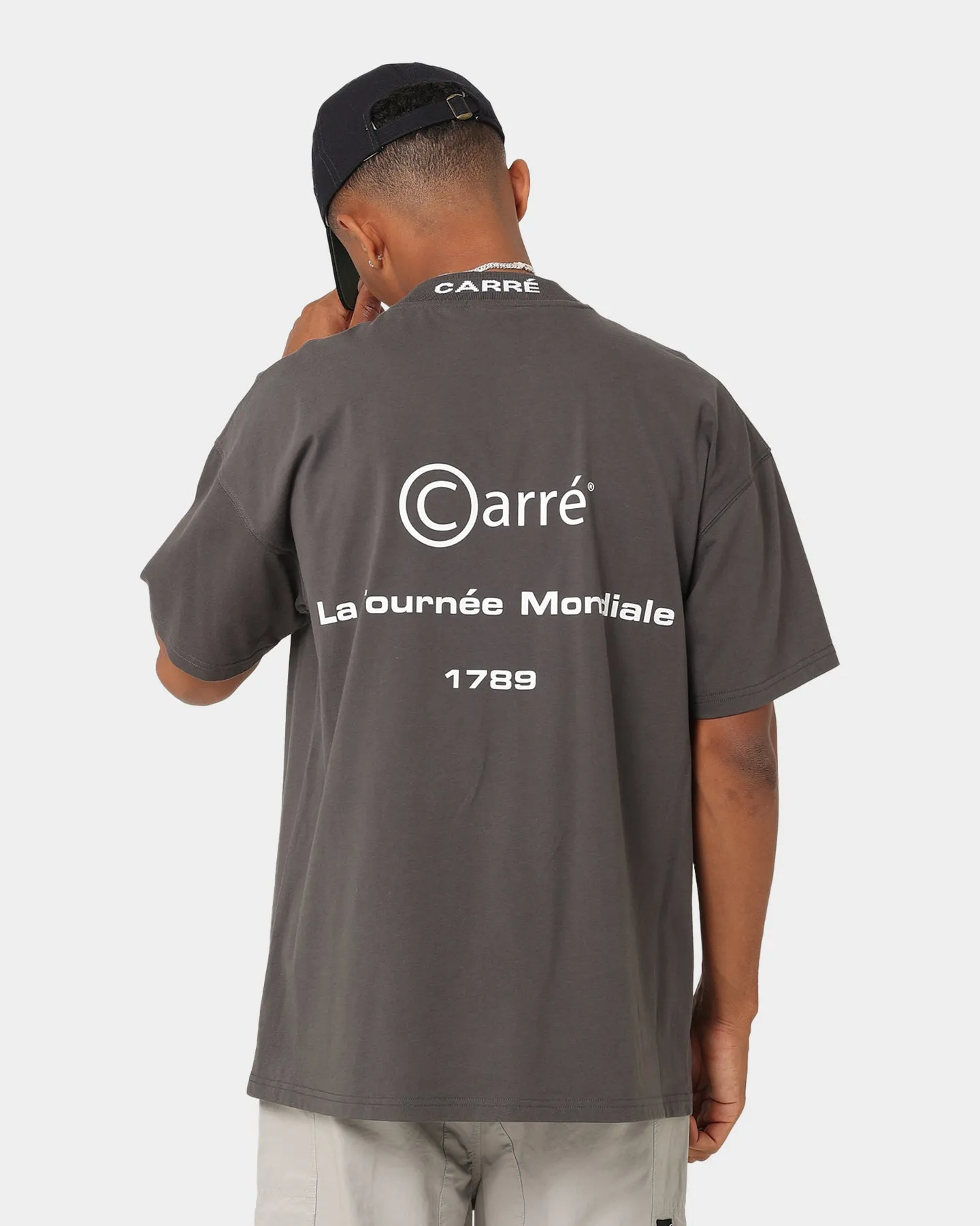 Carre Tournee Oversized Short Sleeve T-Shirt Coal Sustainable Material Blend Sleek Fit