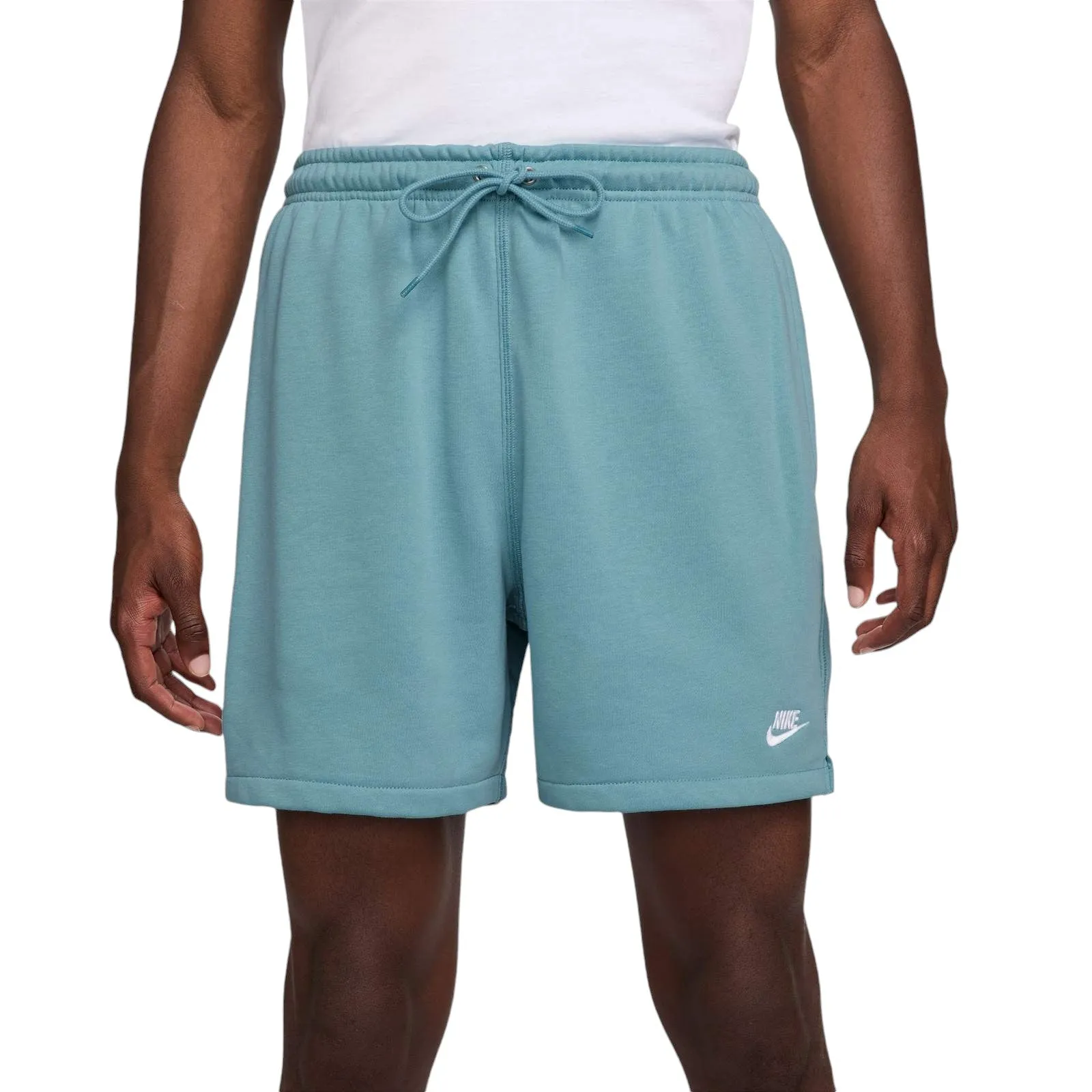 Easy Fit Nike Club Men's French Terry Flow Shorts