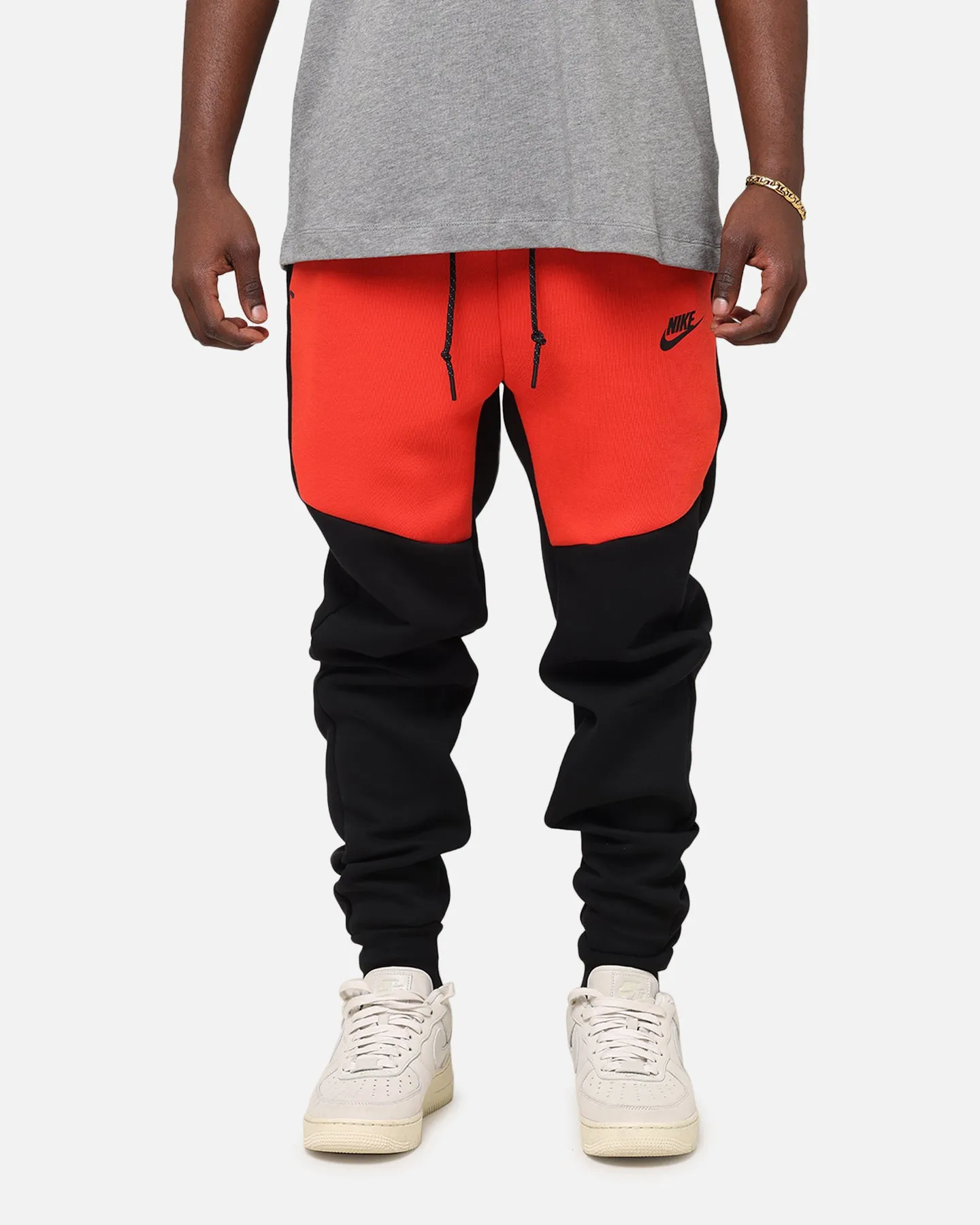 Non Restrictive Fit Nike Sportswear Tech Fleece Joggers Lt Crimson/Black