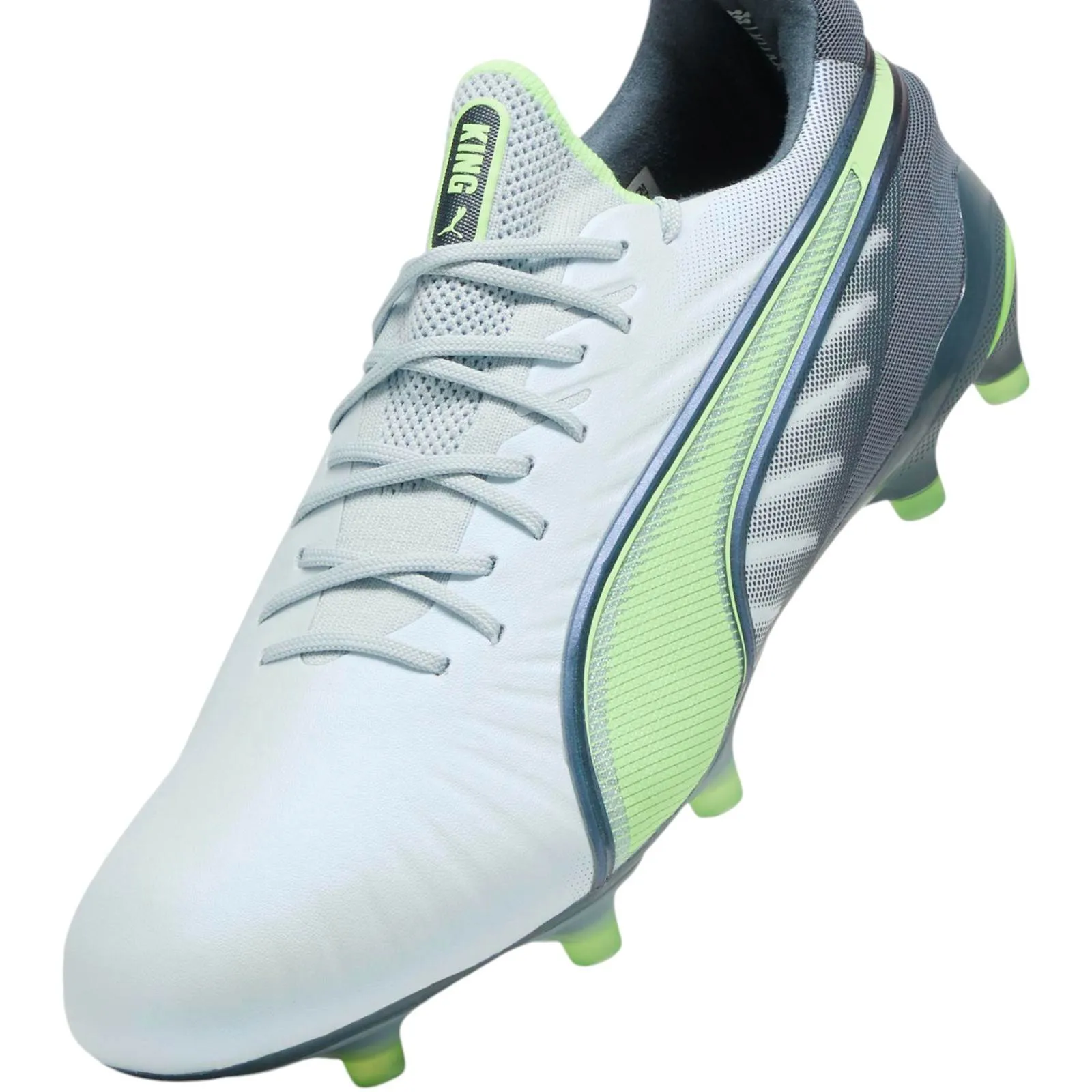 field hockey boots streamlined look Puma King Ultimate Firm/Artificial Ground Football Boots